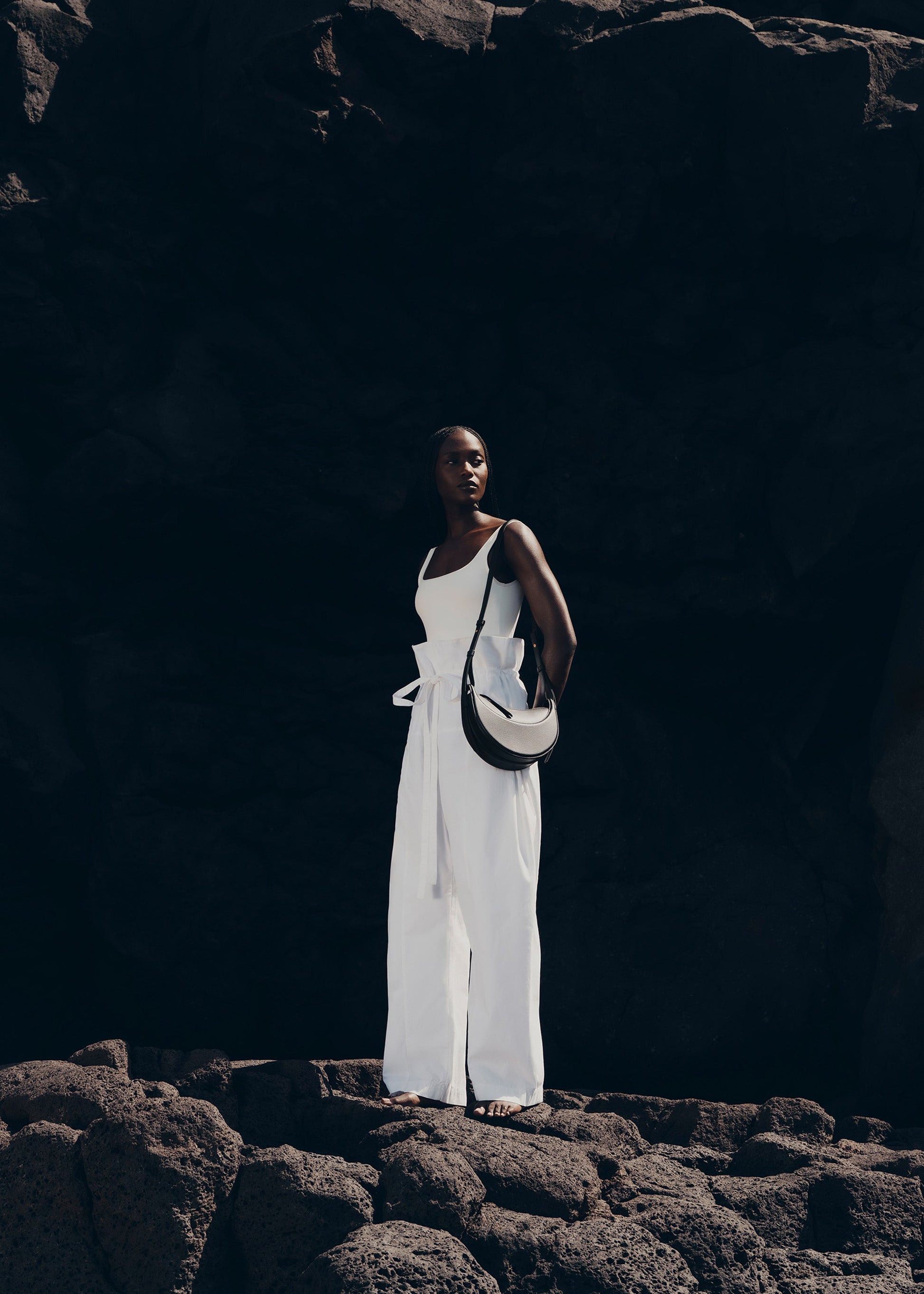 Avelin Omuz Çantası - Dokulu siyah