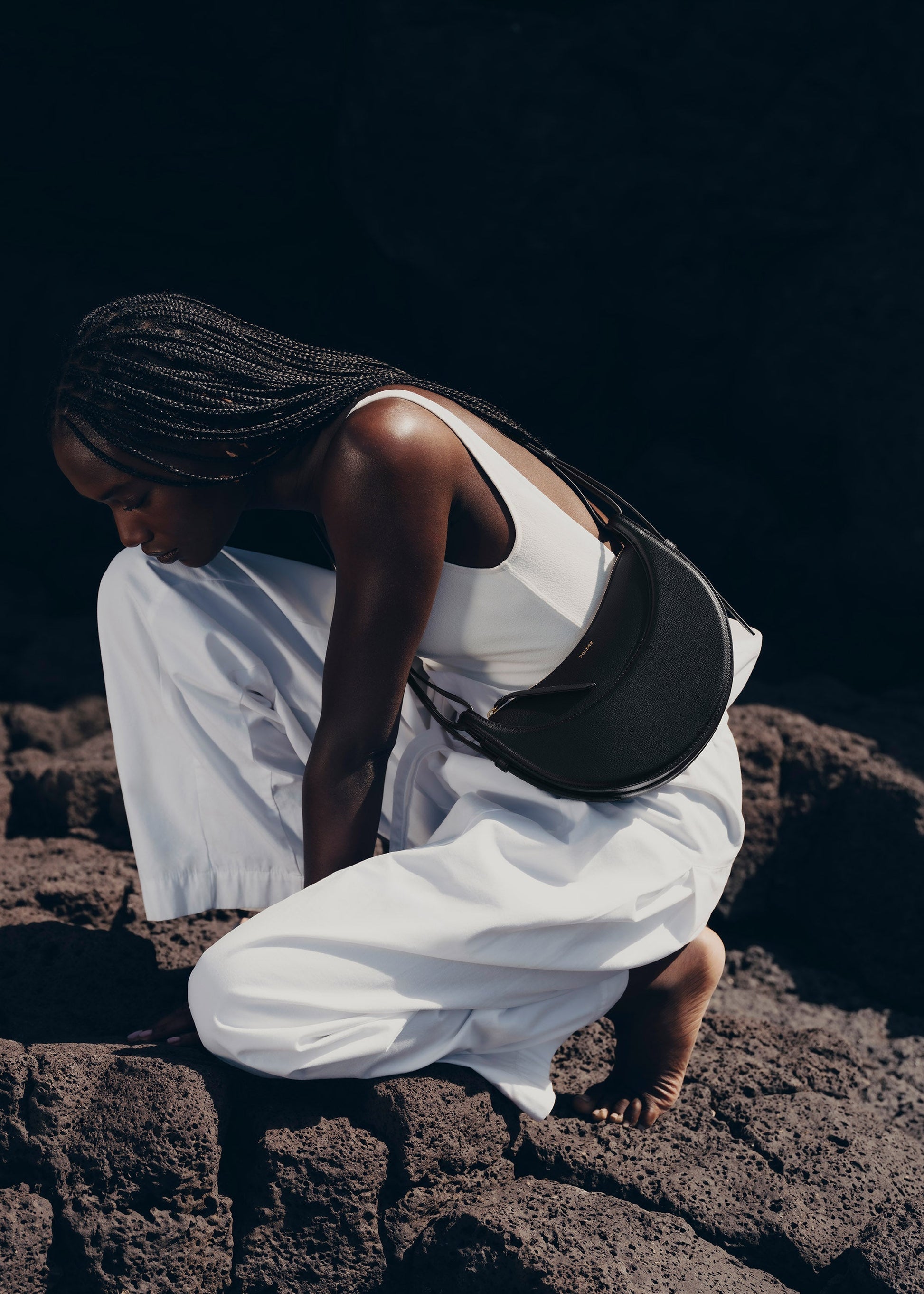 Avelin Omuz Çantası - Dokulu siyah