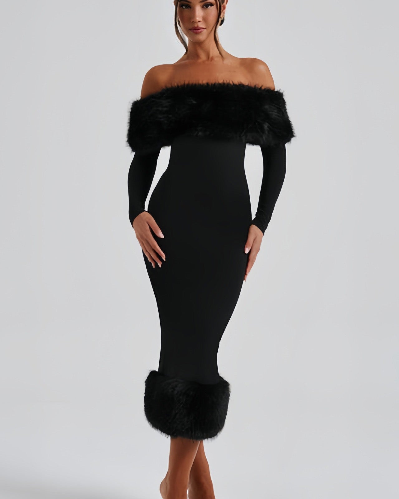 Kürk Yaka Askılı Vücuda Oturan Midi Elbise