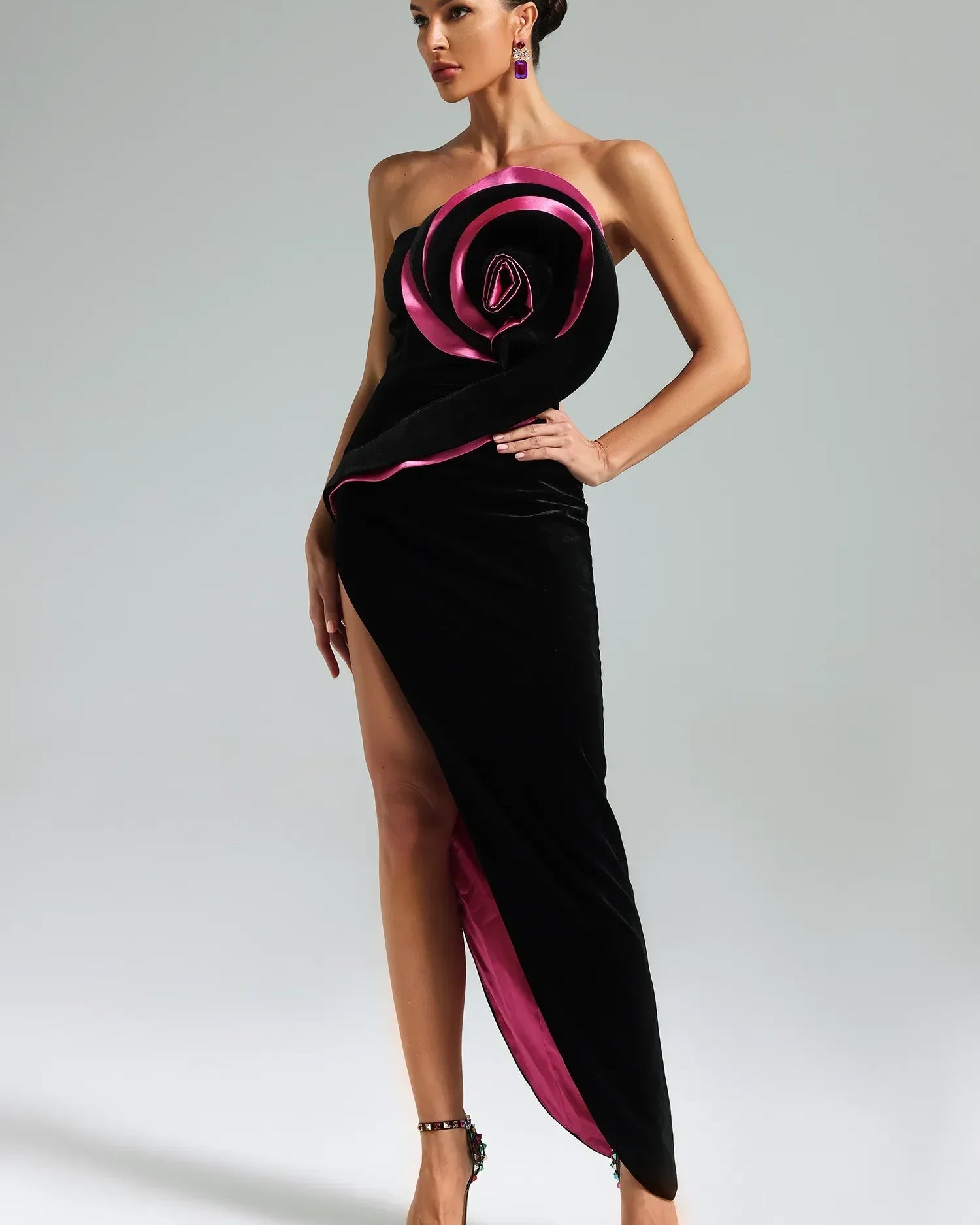 Turey Kadife Çiçek Yırtmaçlı Uzun Elbise