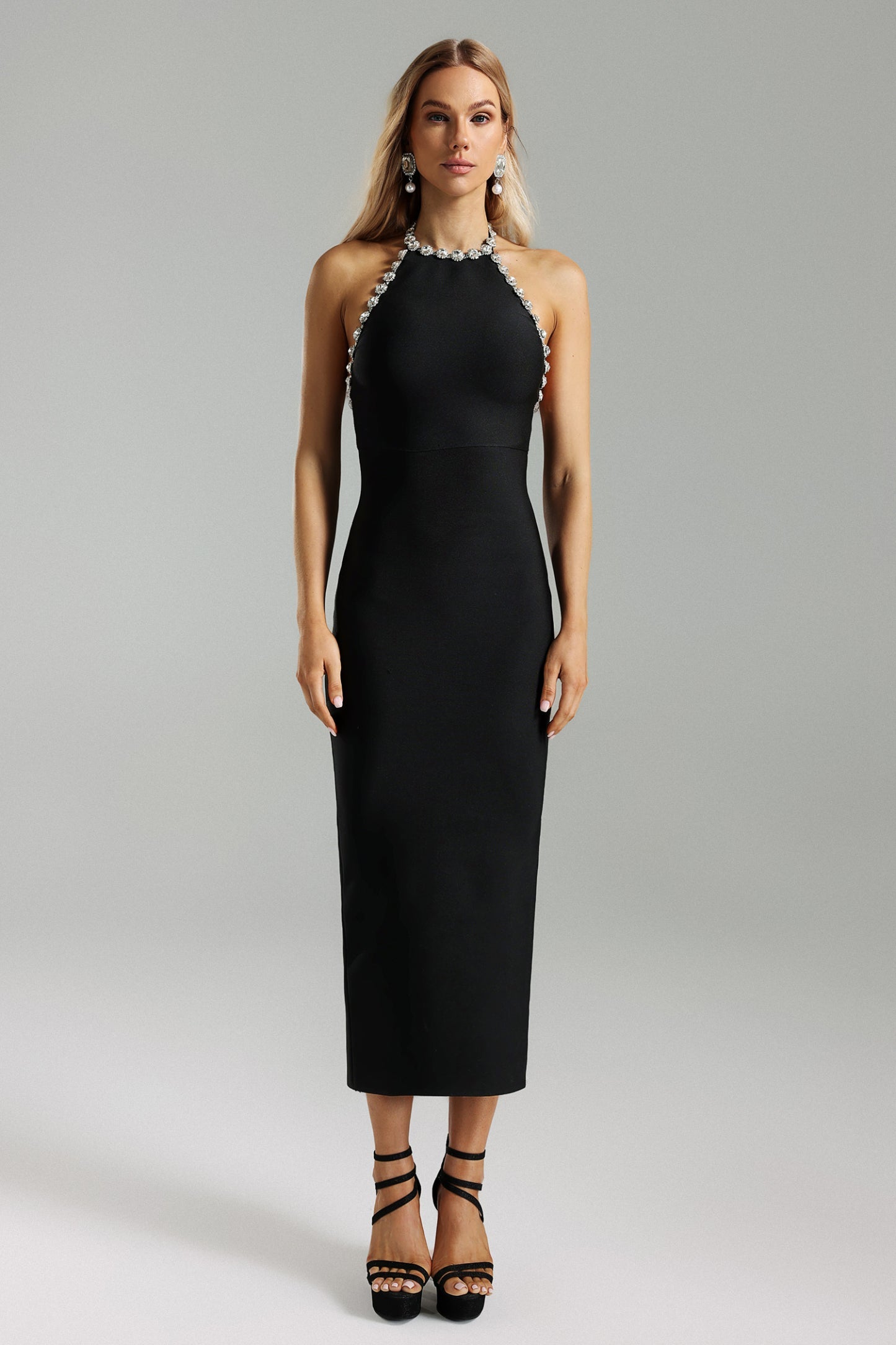 Taş Detaylı Halter Yaka Maksi Elbise