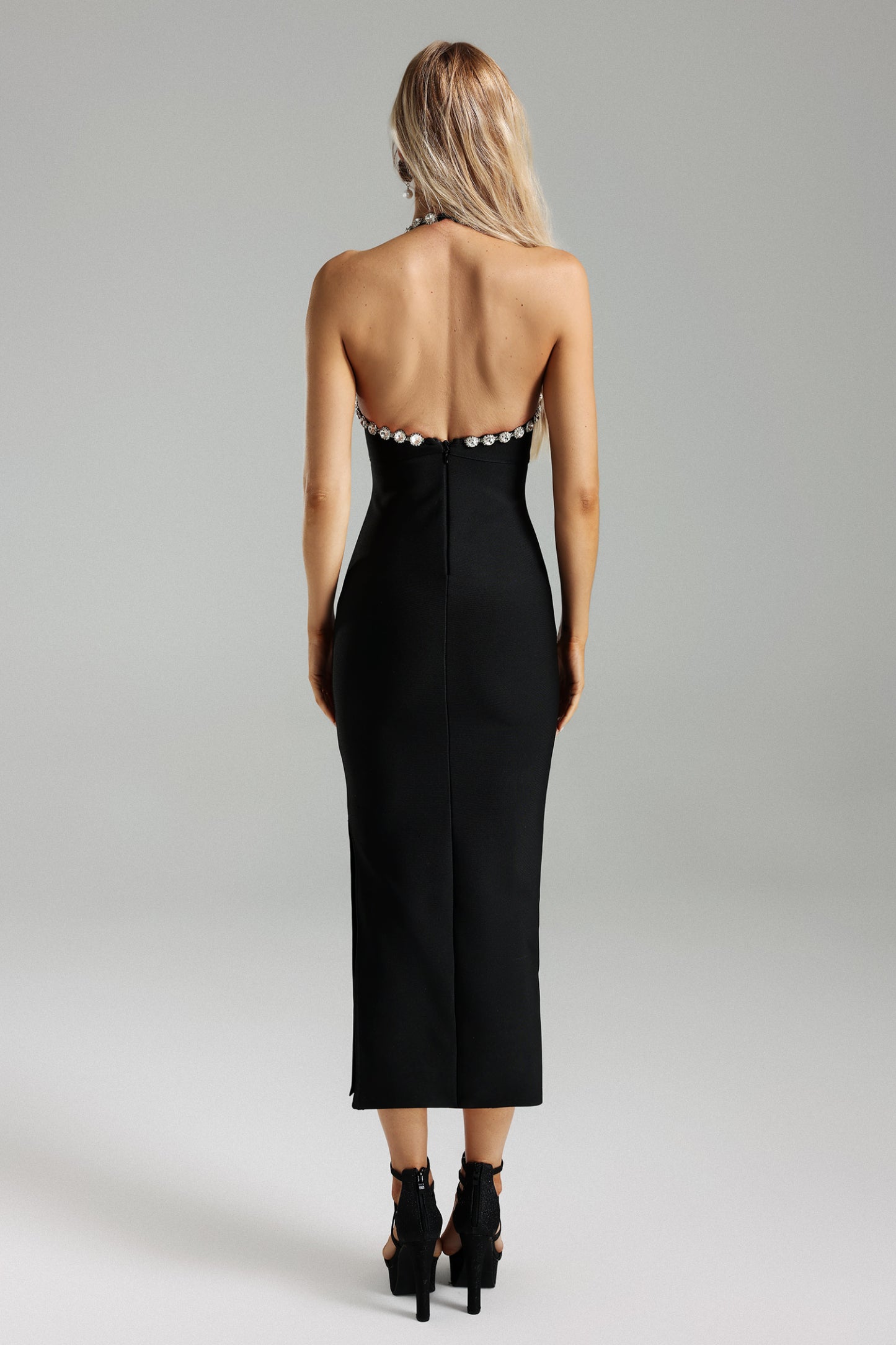 Taş Detaylı Halter Yaka Maksi Elbise