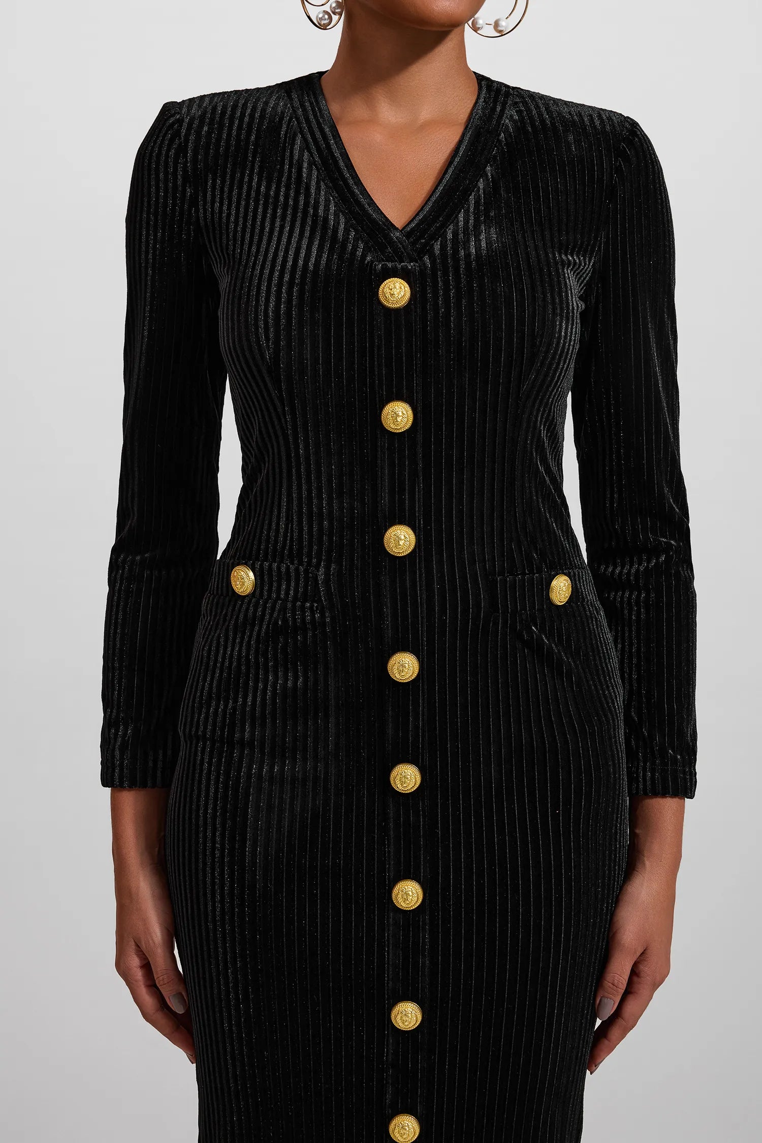 Kadife V Yaka Metal Düğmeli Midi Elbise