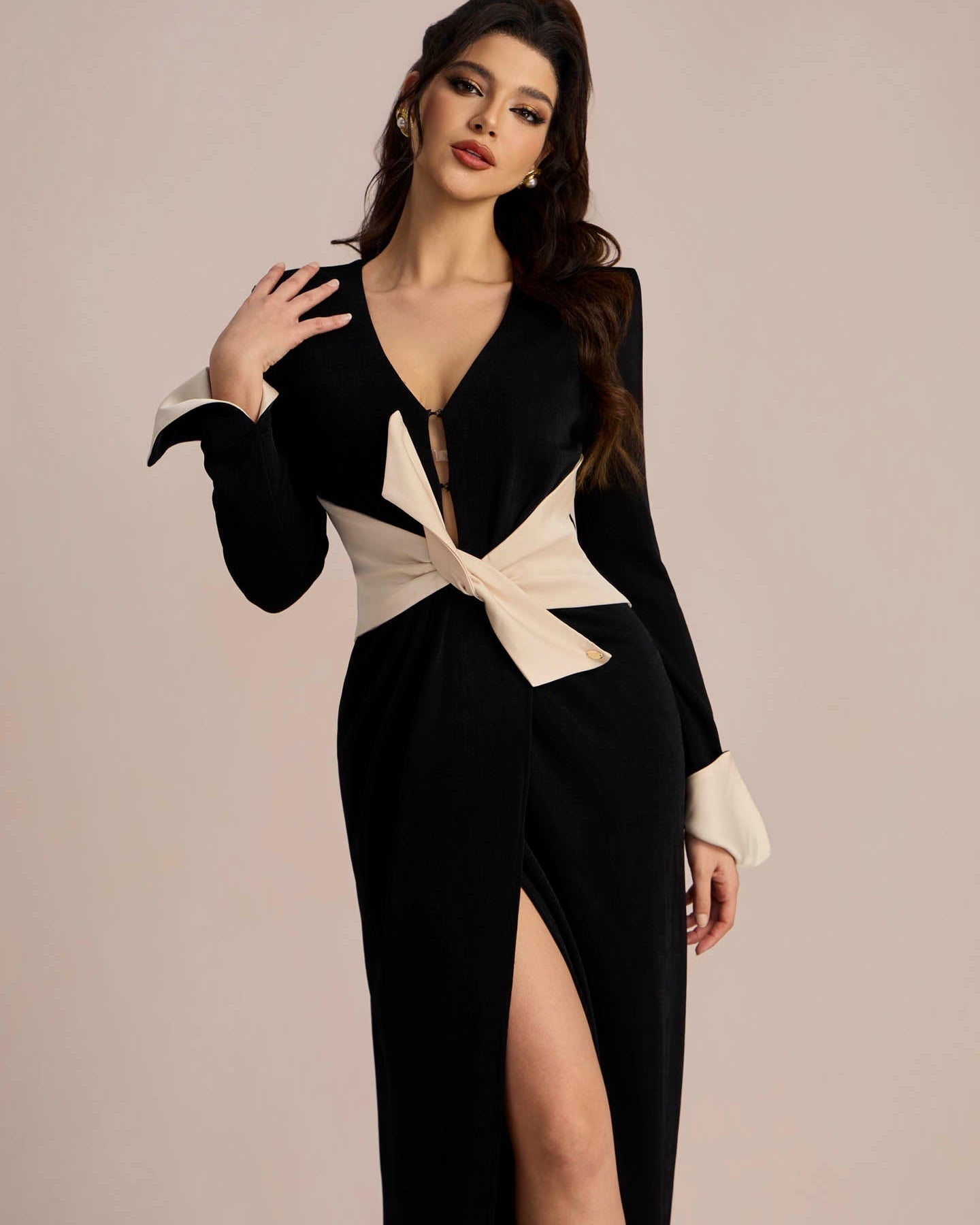 Elizabeth V Yaka Fiyonklu Maxi Elbise