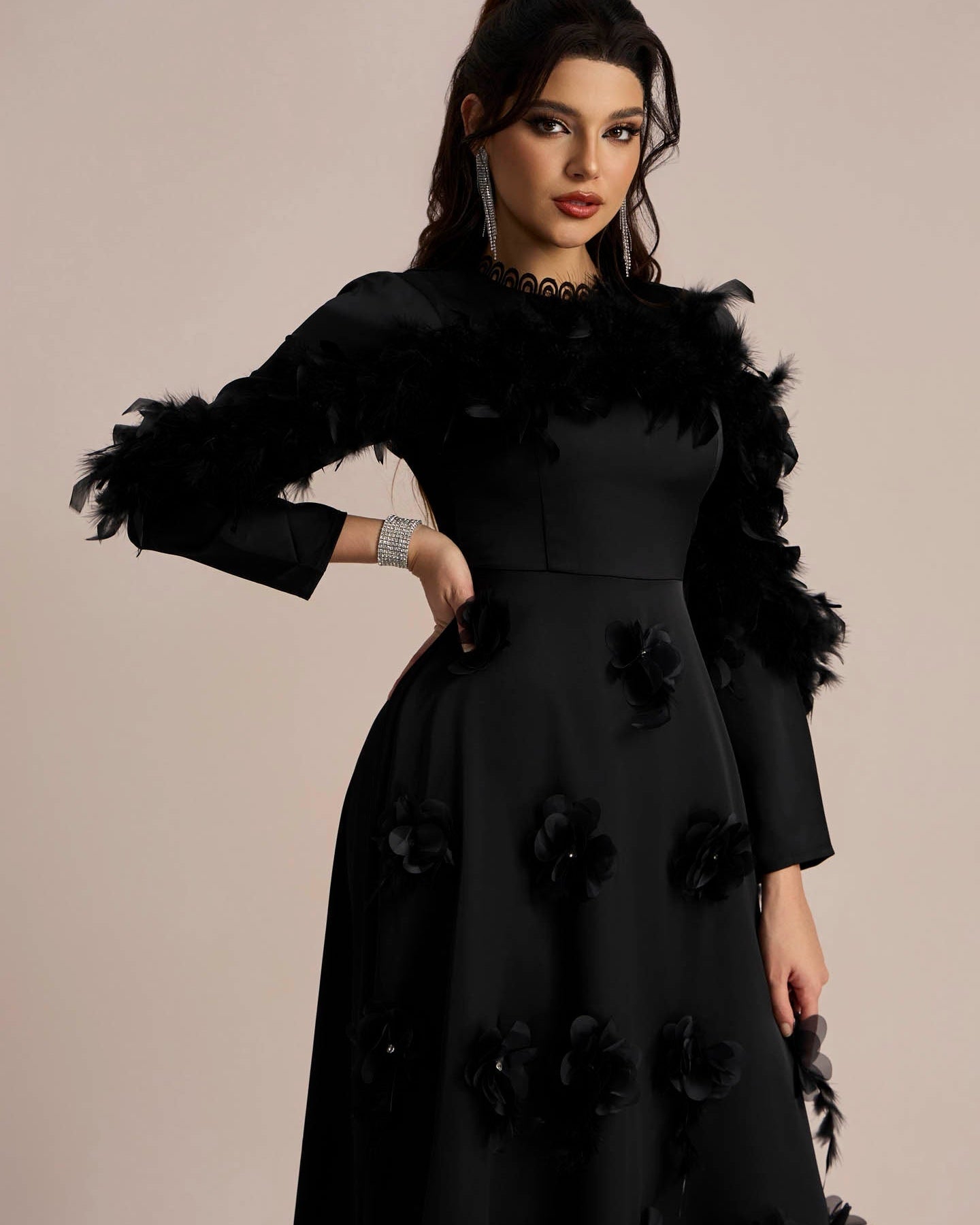 Theresa Çiçek Aplikeli Uzun Kollu Maxi Elbise