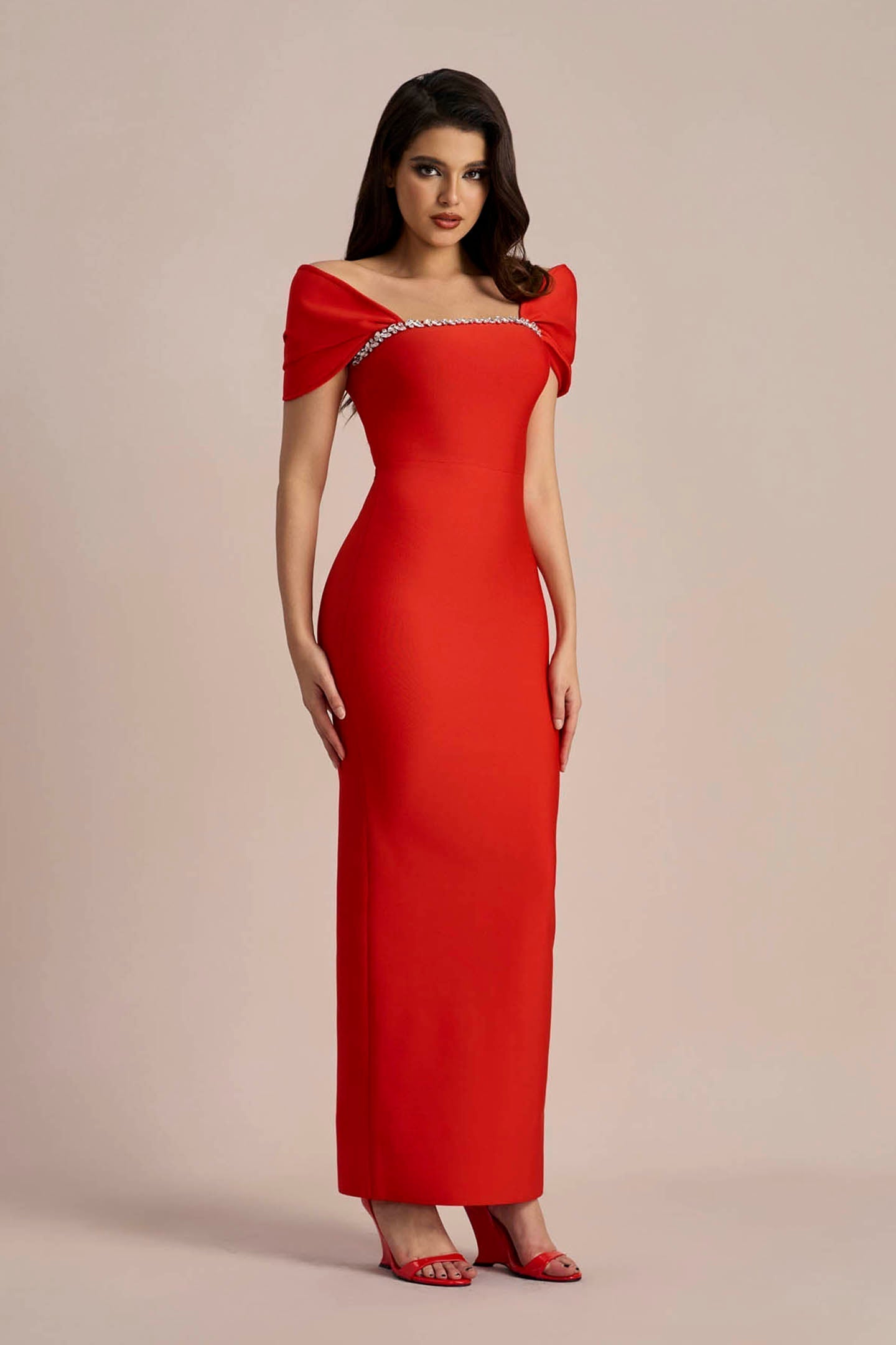 Grace Kristal Taşlı Kare Yaka Uzun Elbise