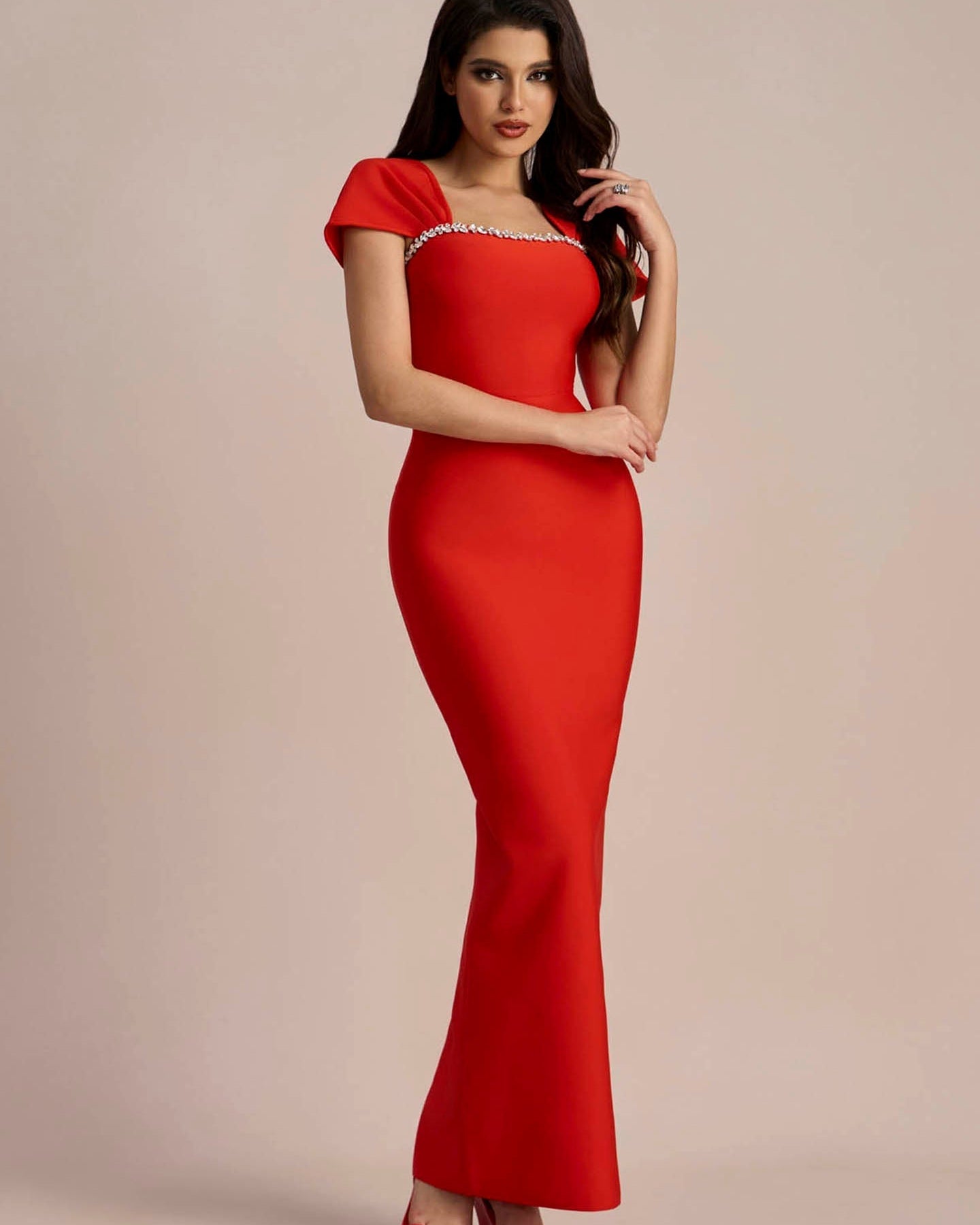 Grace Kristal Taşlı Kare Yaka Uzun Elbise