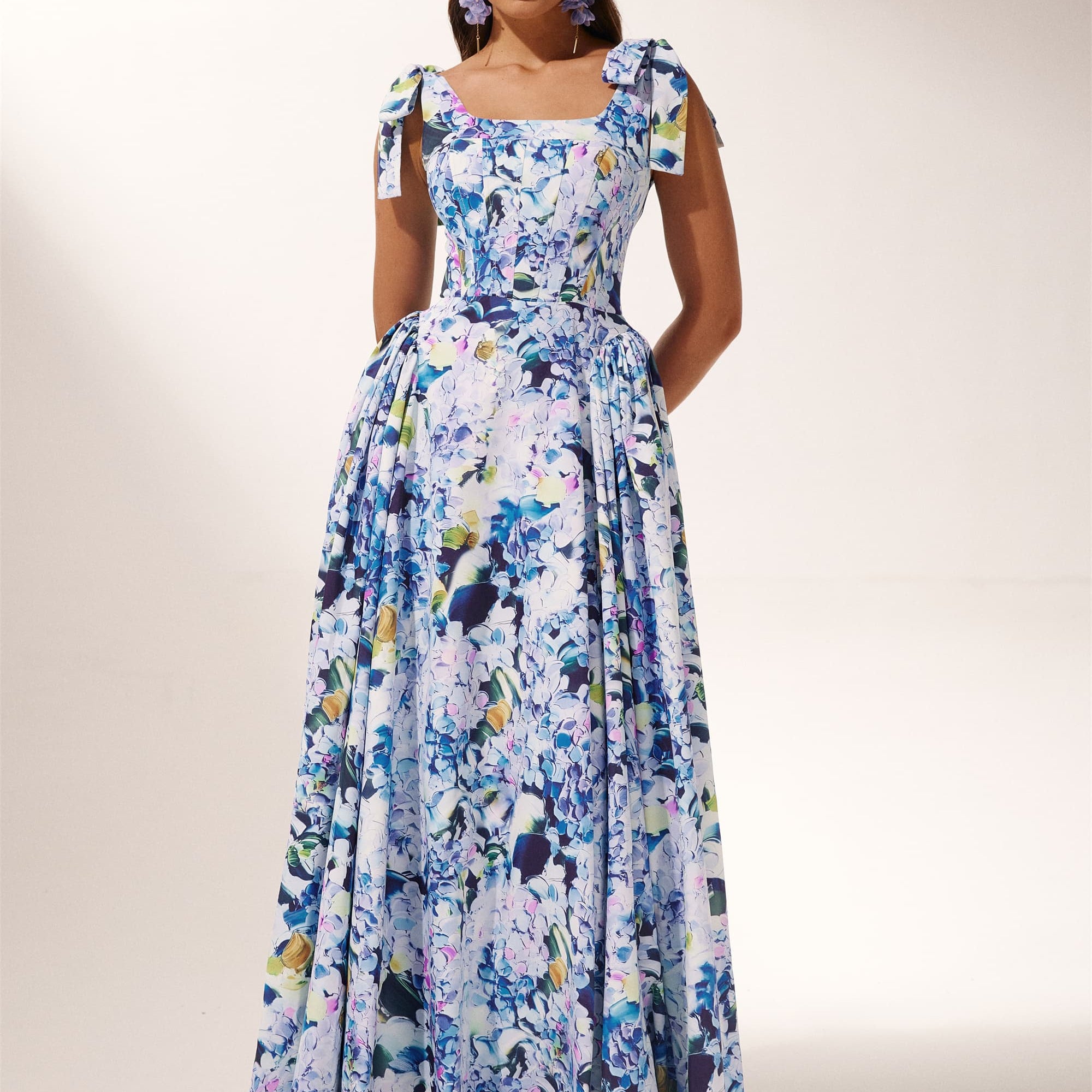 Kacey Ortanca Baskılı Askılı Maxi Elbise