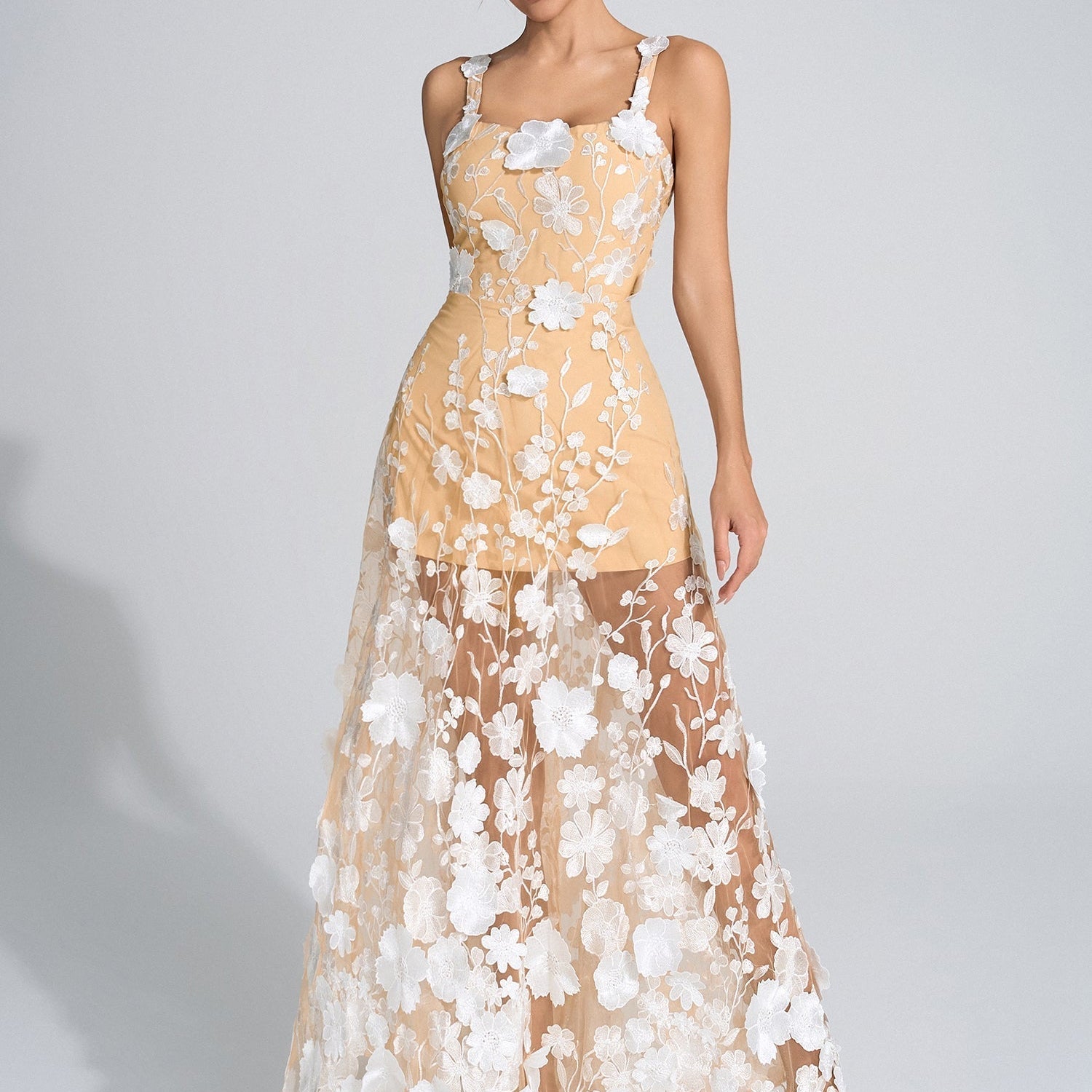 Aurora Beyaz Çiçekli Uzun Elbise