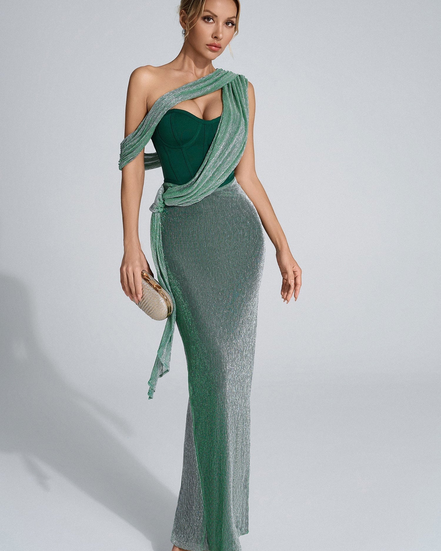 Zümrüt Yeşili Boyundan Askılı Maxi Elbise