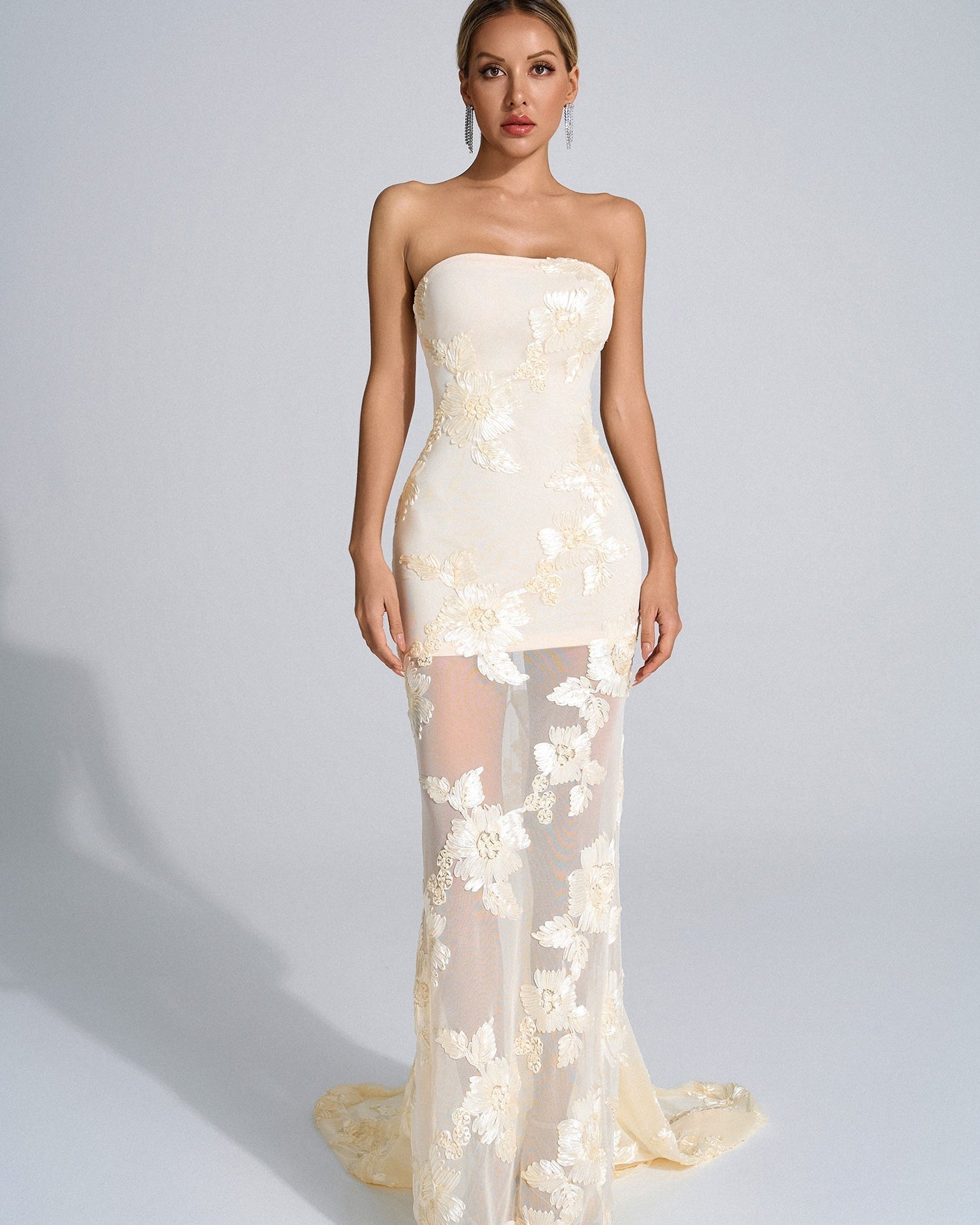 Sakin Beyaz Çiçekli Maxi Elbise