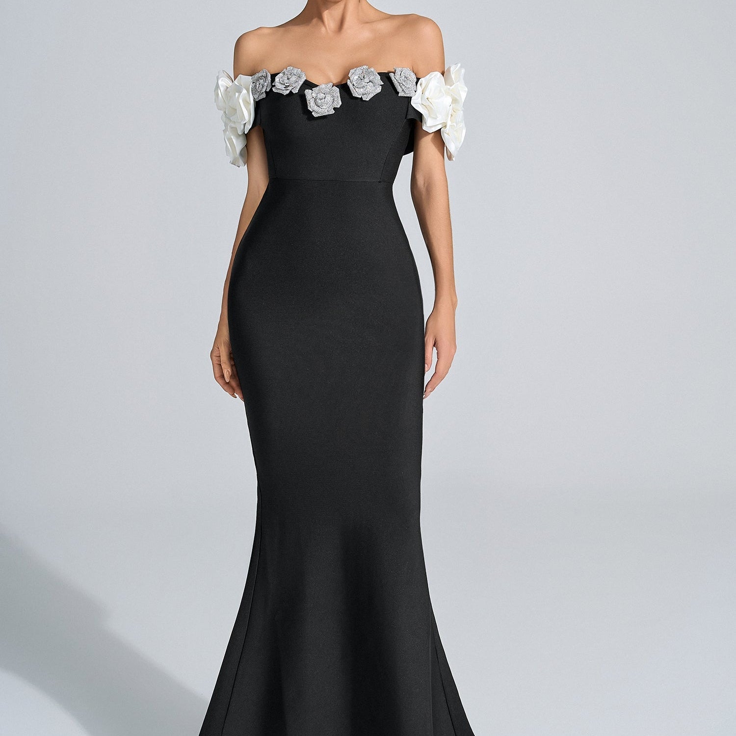 Kathryn Siyah Çiçekli Uzun Elbise