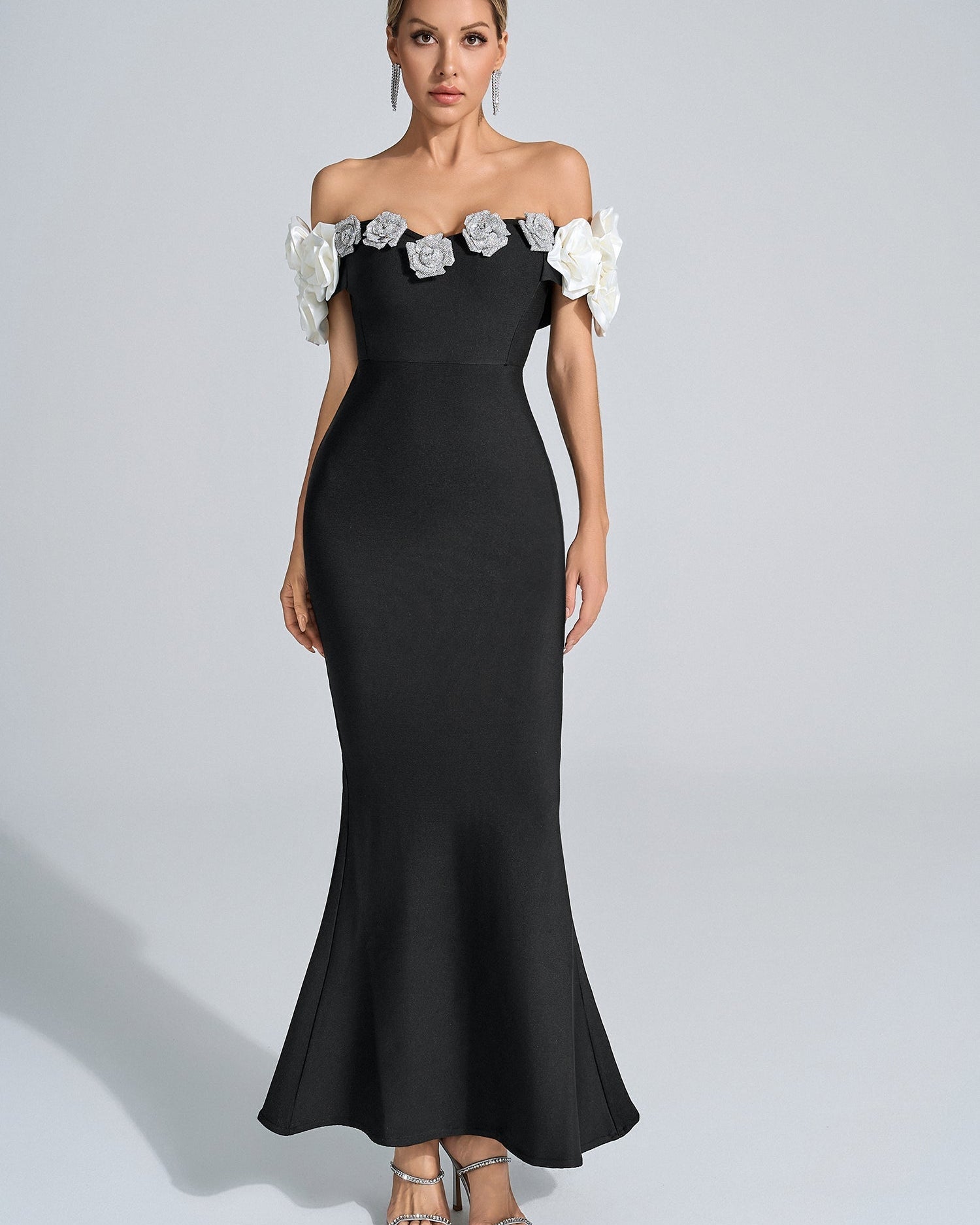 Kathryn Siyah Çiçekli Uzun Elbise