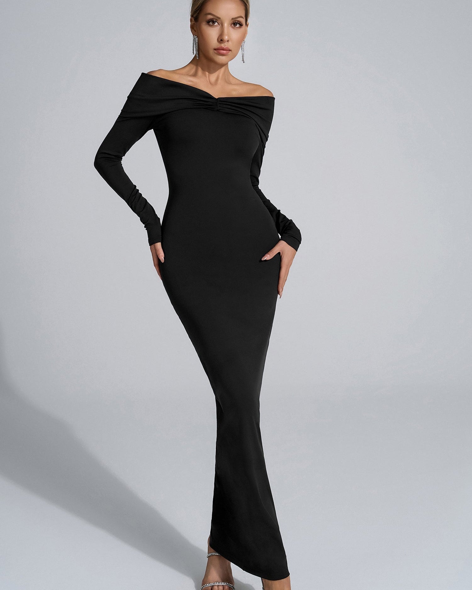 Isabella Siyah Uzun Kollu Bodycon Maxi Elbise