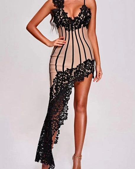 Turey Dantelli Boyundan Bağlamalı Maxi Elbise