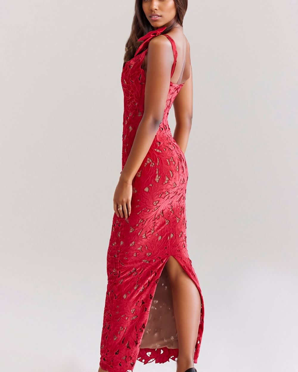 Veronica Fiyonk Askılı İşlemeli Dantel Maxi Elbise