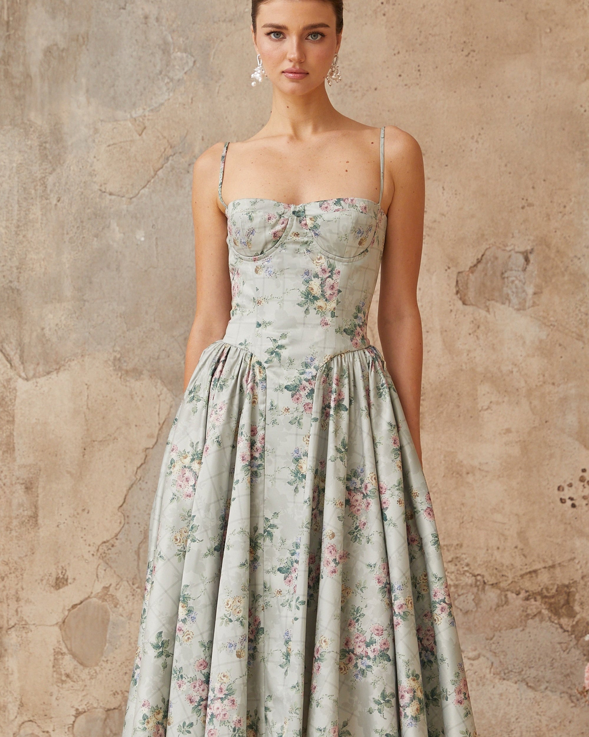 Prunelle adaçayı yeşili çiçek desenli shirred midi elbise