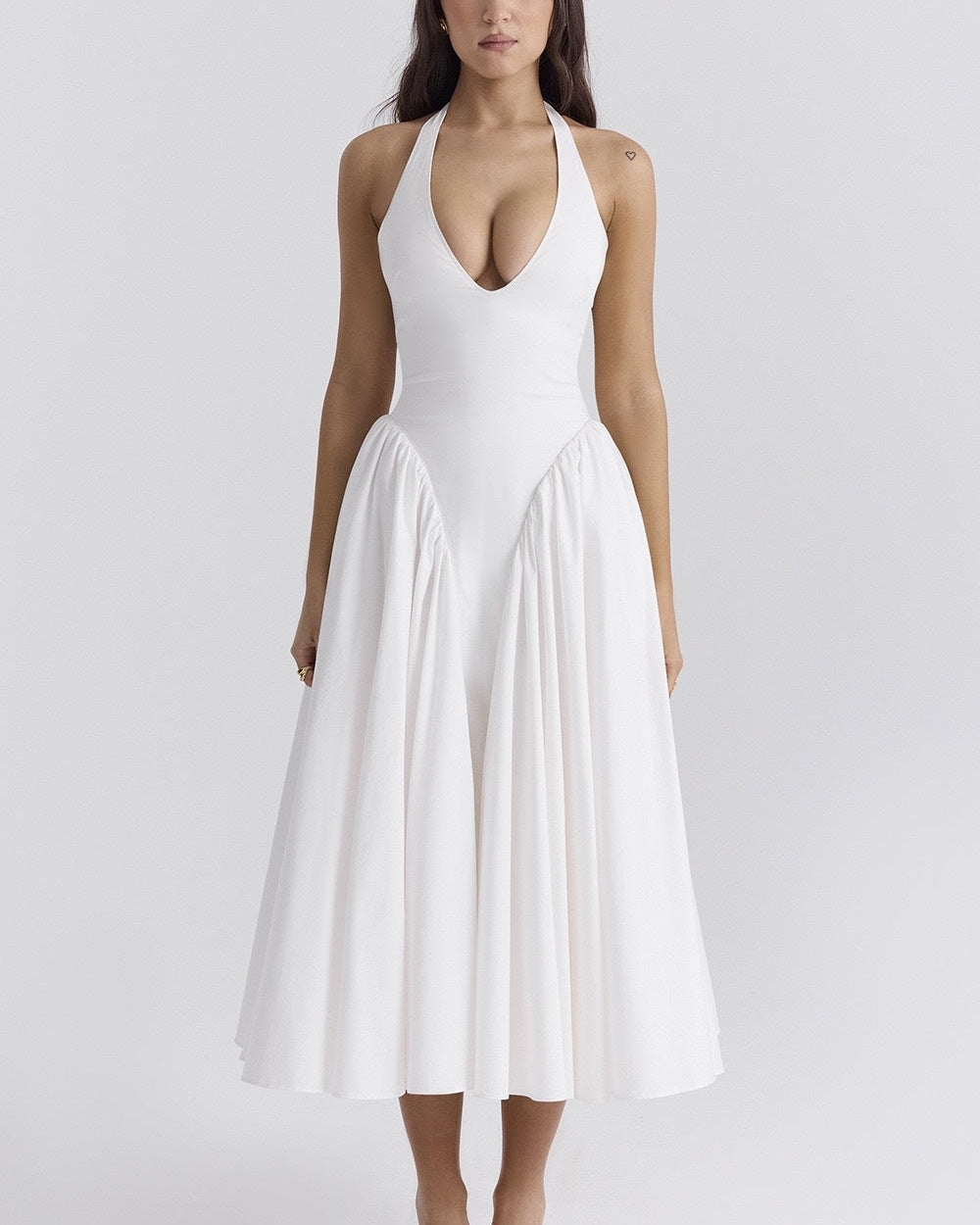 Beyaz Pamuklu Boyundan Bağlamalı Midi Sundress