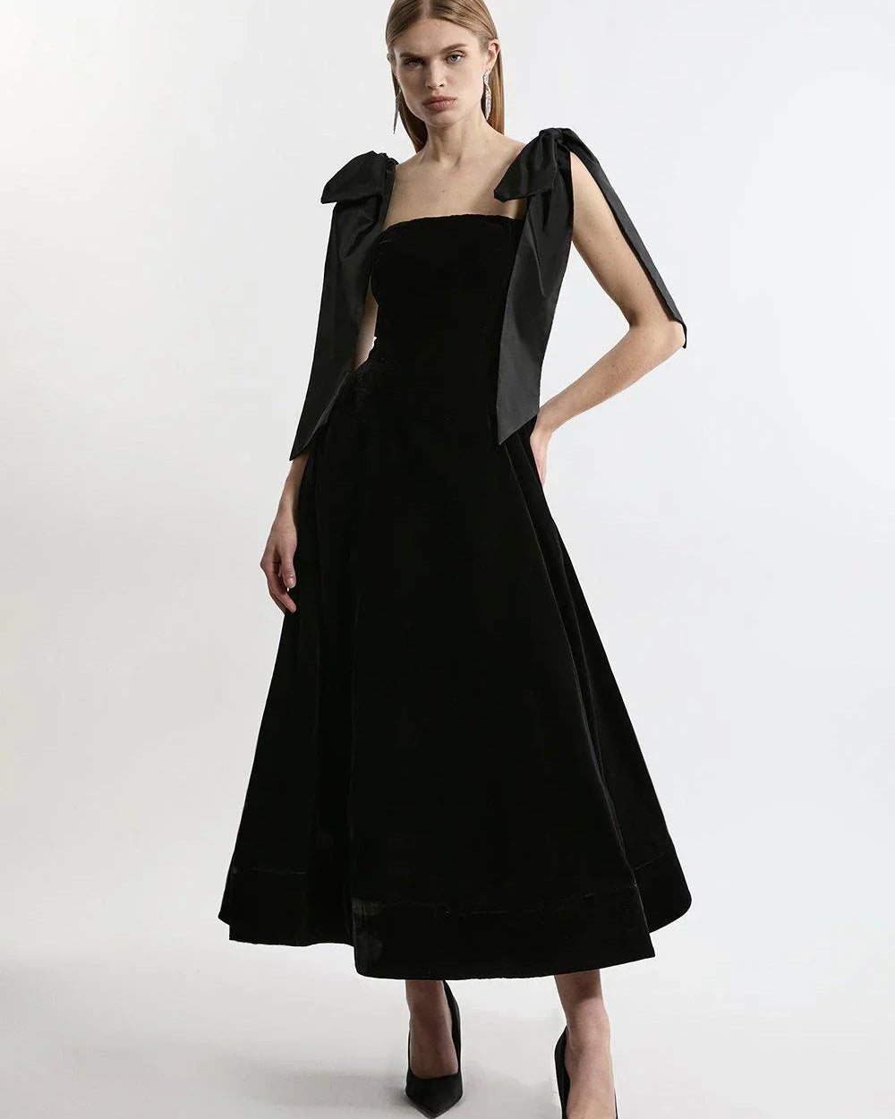 Kadife Straplez Fiyonk Midi Elbise