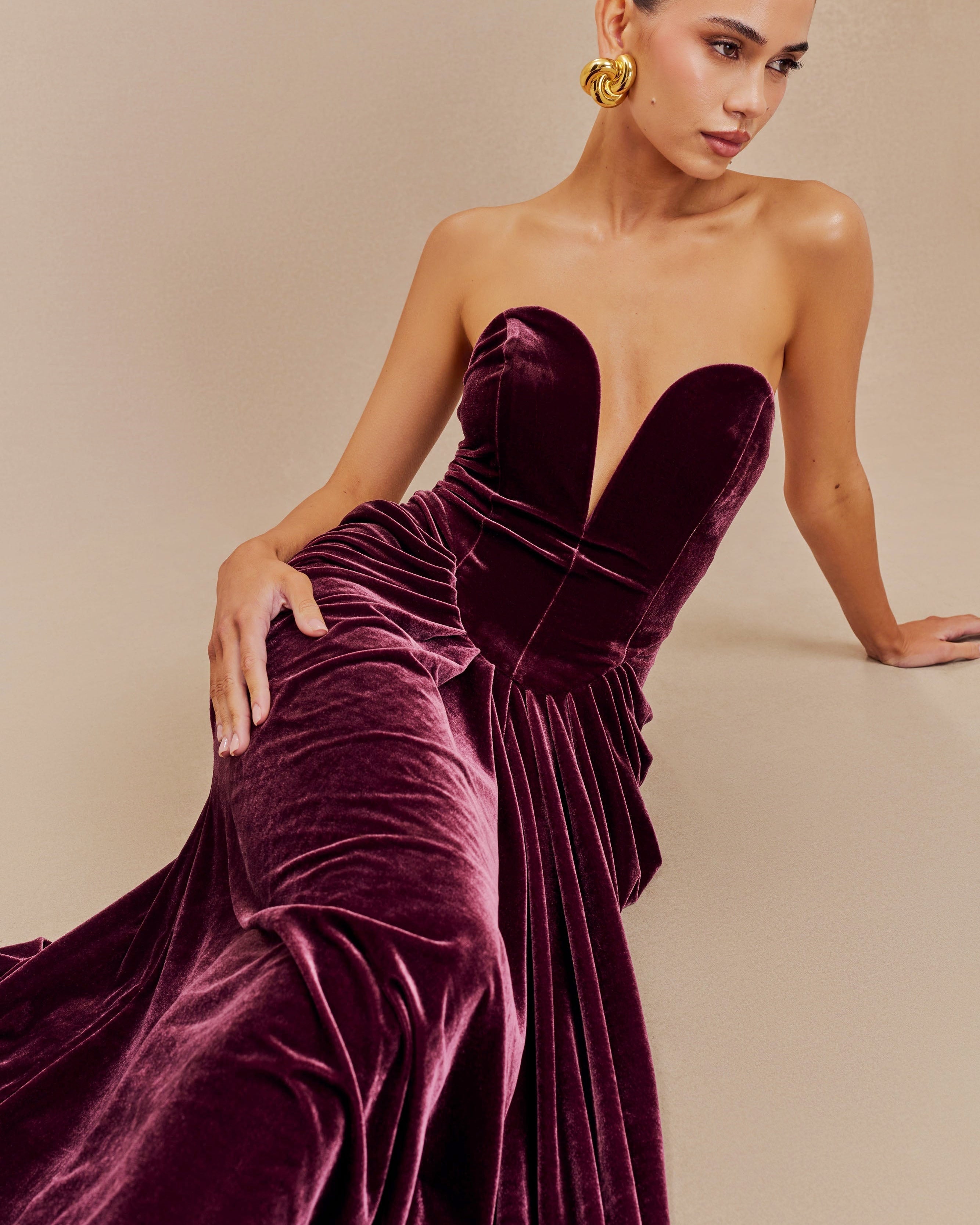 Dorothy Kadife Kalp Korse Pileli Tüp Maxi Elbise