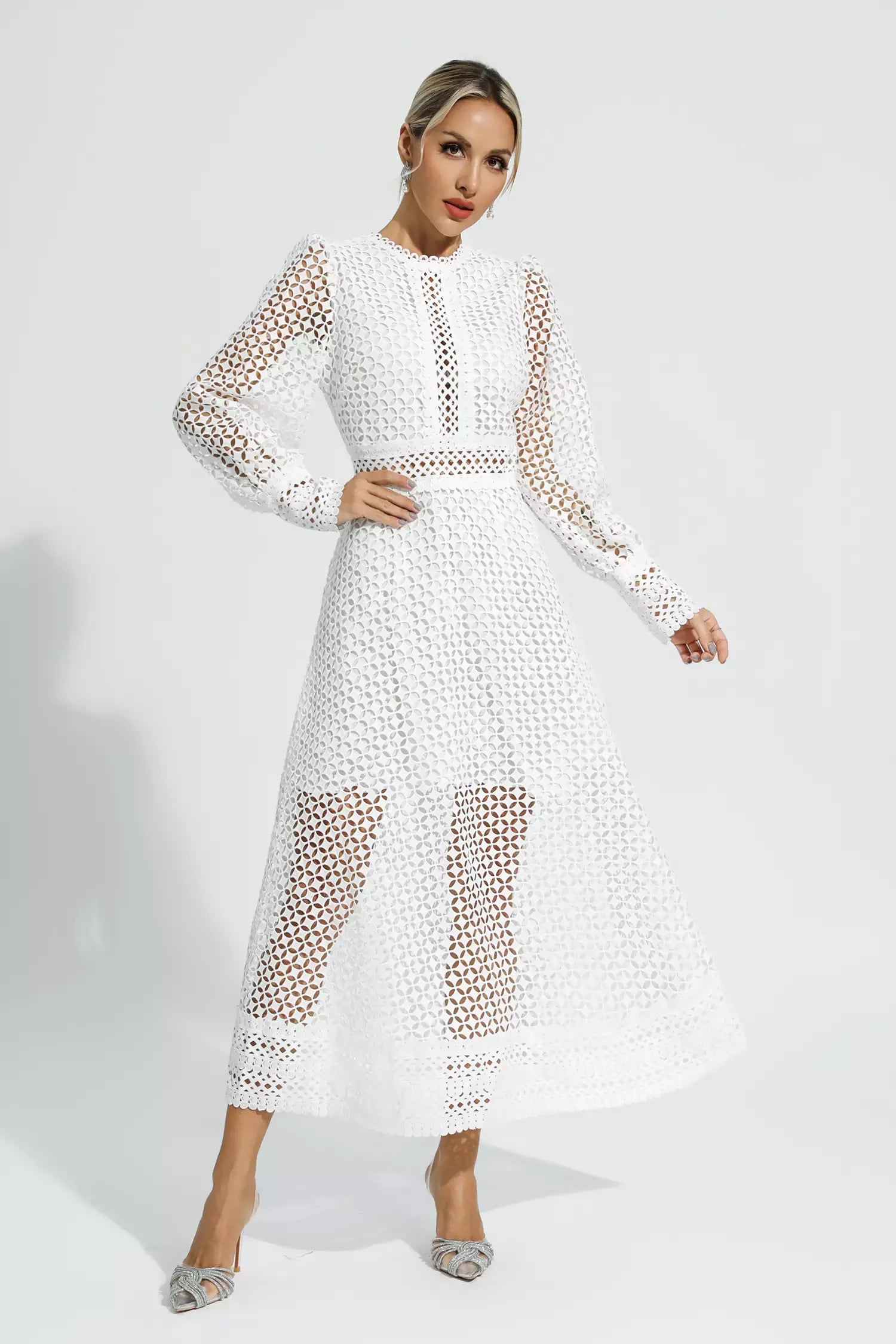 Monroe Beyaz İçi Boş Uzun Kollu Maxi Elbise