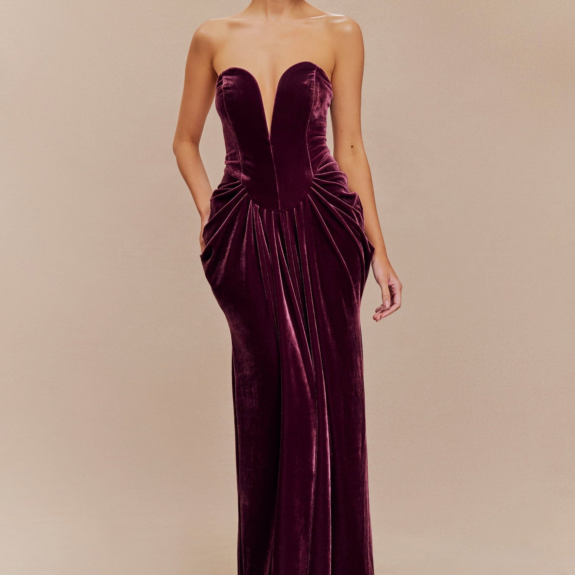 Dorothy Kadife Kalp Korse Pileli Tüp Maxi Elbise