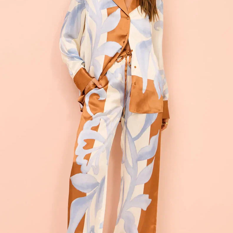 Zarif Kontrast Batik Çiçekli Bol Pantolon Takımı