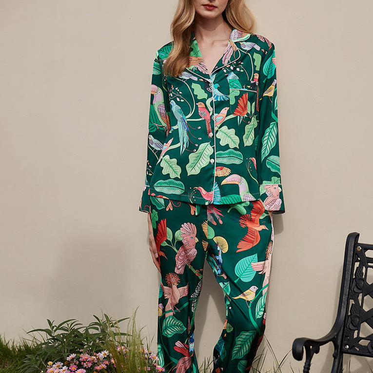 Yeşil Papağan Desenli İpek Pijama Takımı