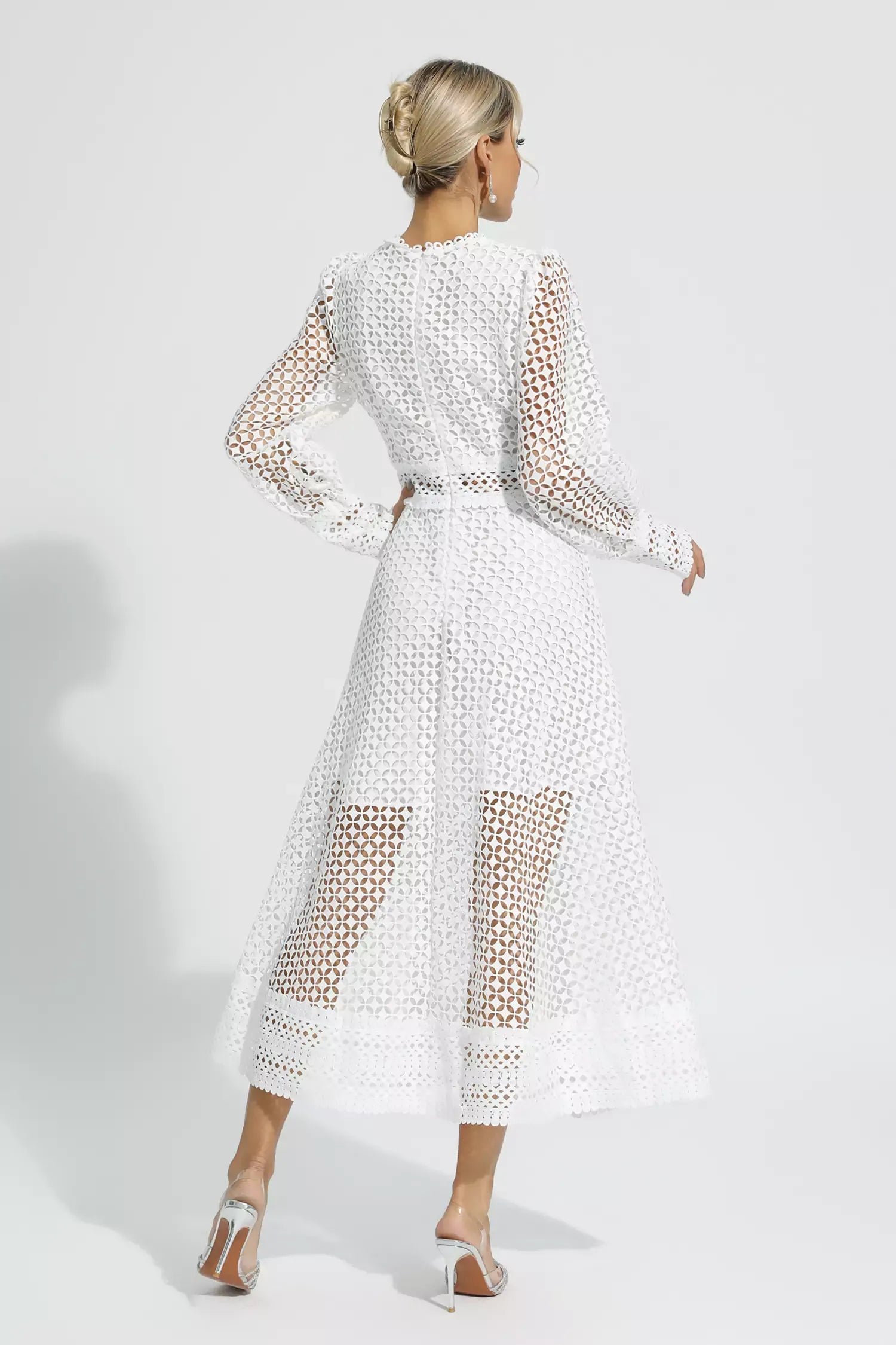 Monroe Beyaz İçi Boş Uzun Kollu Maxi Elbise