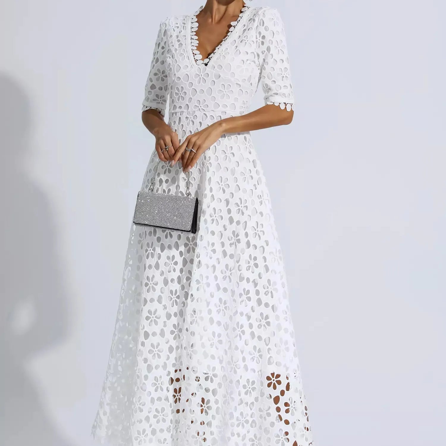 Adelina Beyaz Dekolteli Uzun Elbise