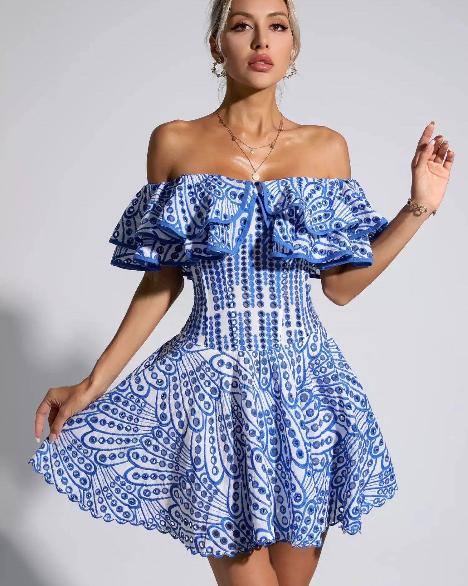 Amora Mavi Kesikli Fırfırlı Mini Elbise