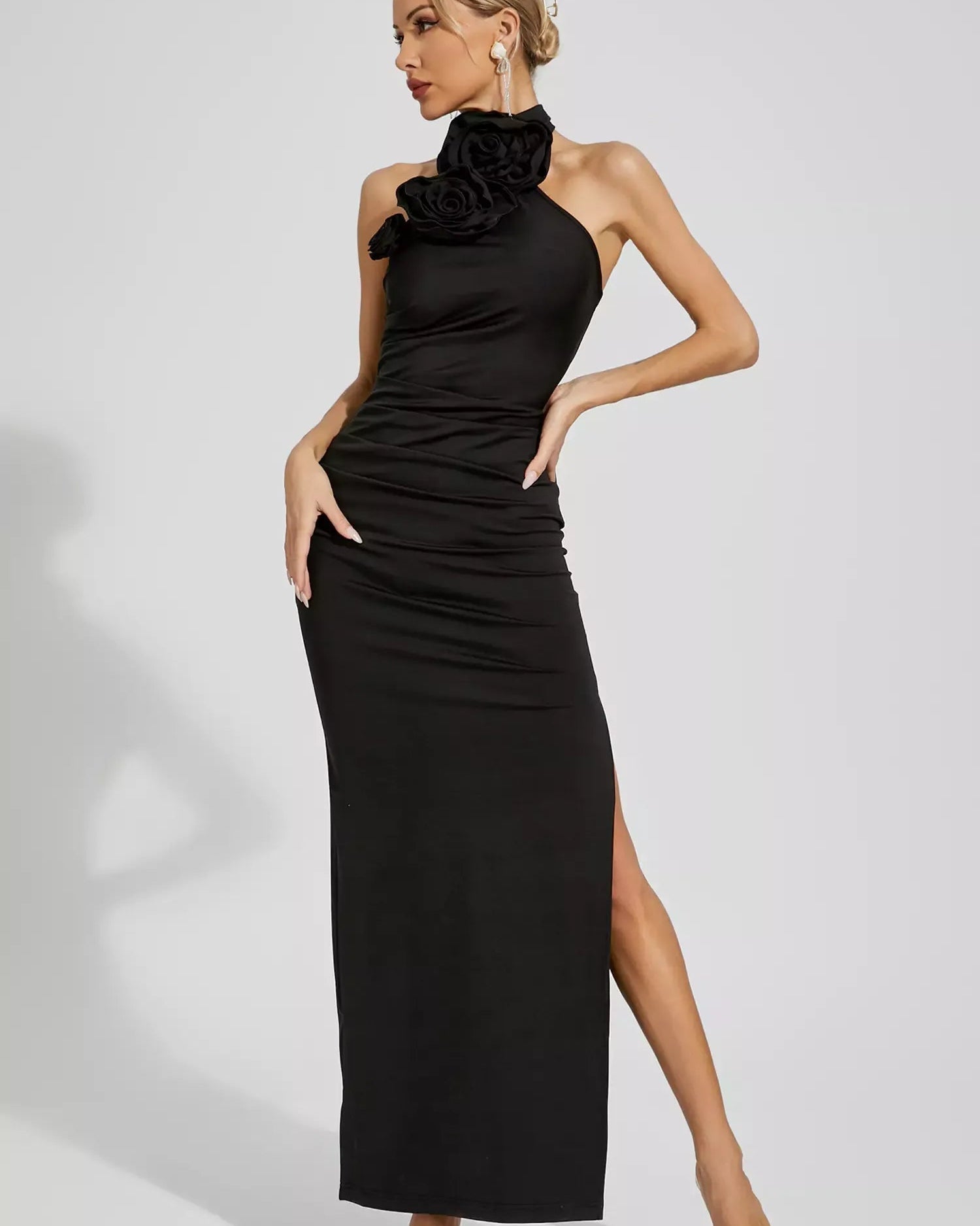 Natalie Siyah Çiçekli Dantelli Boyundan Bağlamalı Maxi Elbise