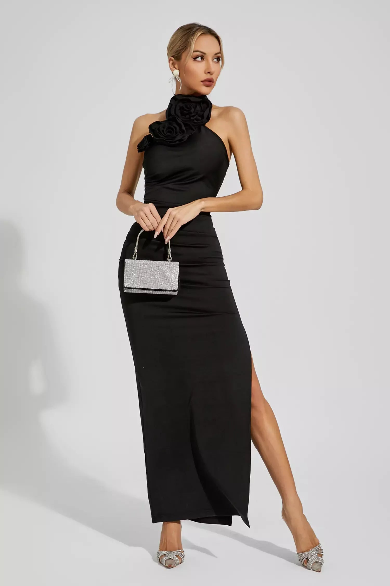 Natalie Kırmızı Çiçekli Dantelli Boyundan Bağlamalı Maxi Elbise