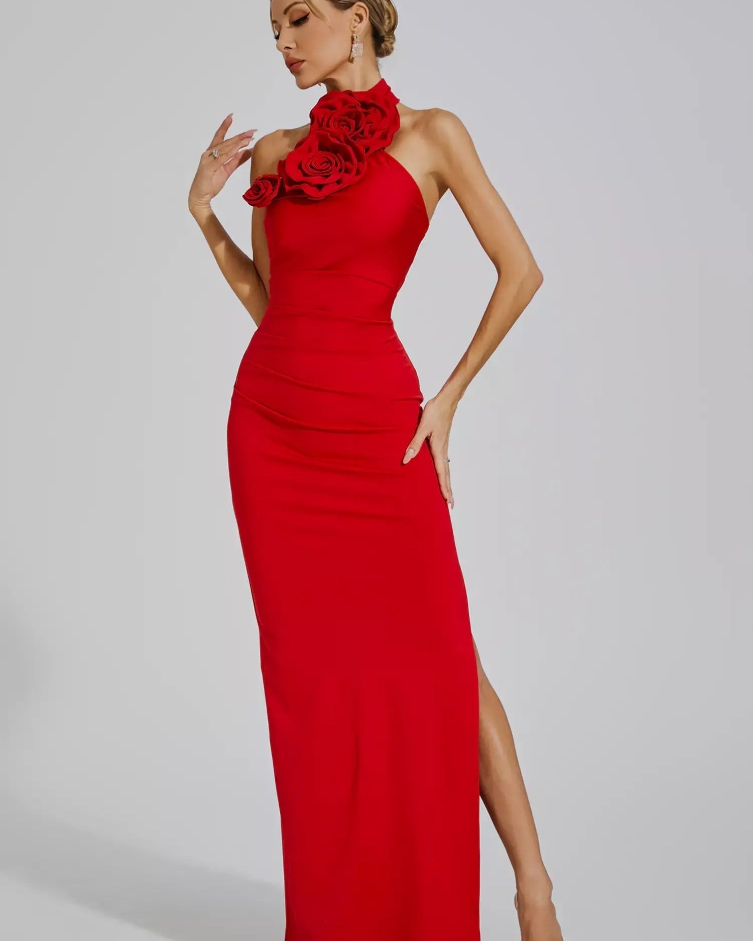 Natalie Kırmızı Çiçekli Dantelli Boyundan Bağlamalı Maxi Elbise