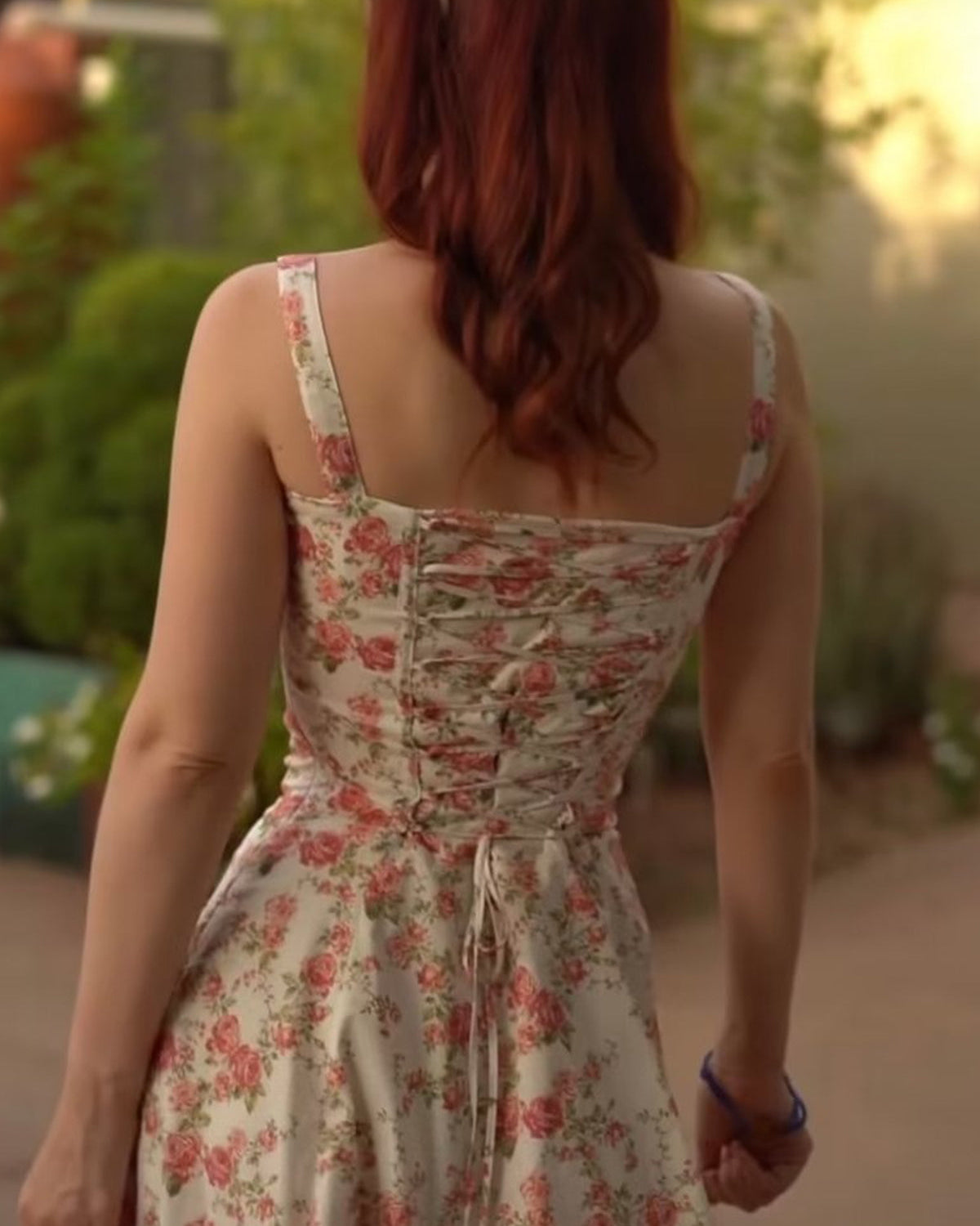 Gül Çiçekli Midi Elbise