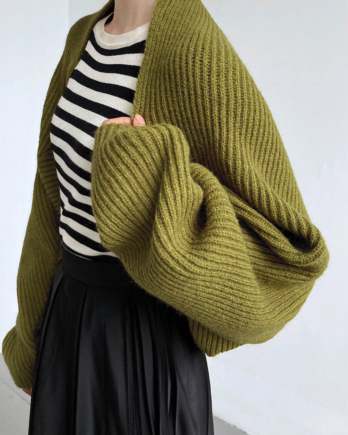 Düz Önü Açık Omuzlu Kazak