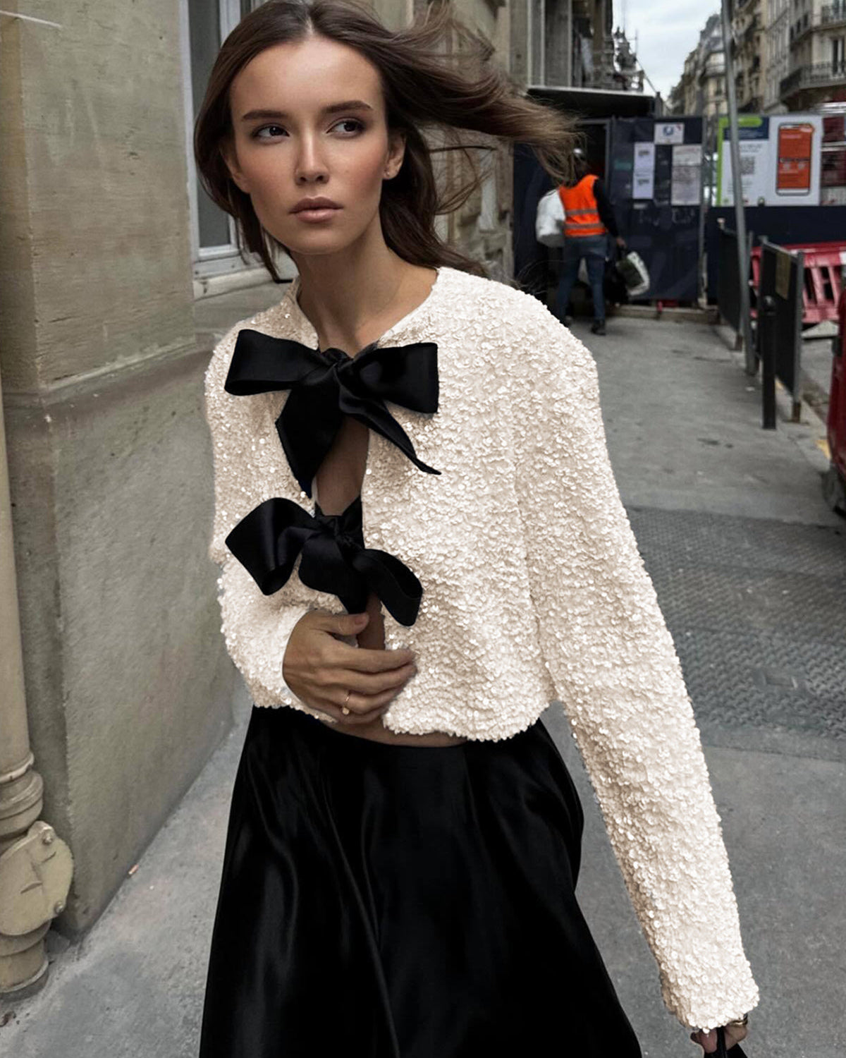 Payetli Kadife Fiyonk Dekor Ceket