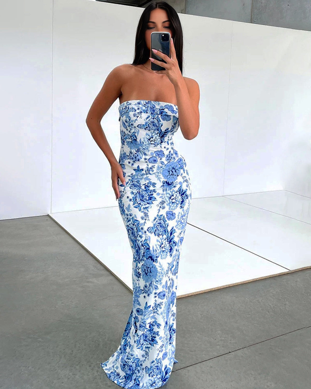 Çok Çiçekli Uzun Elbise