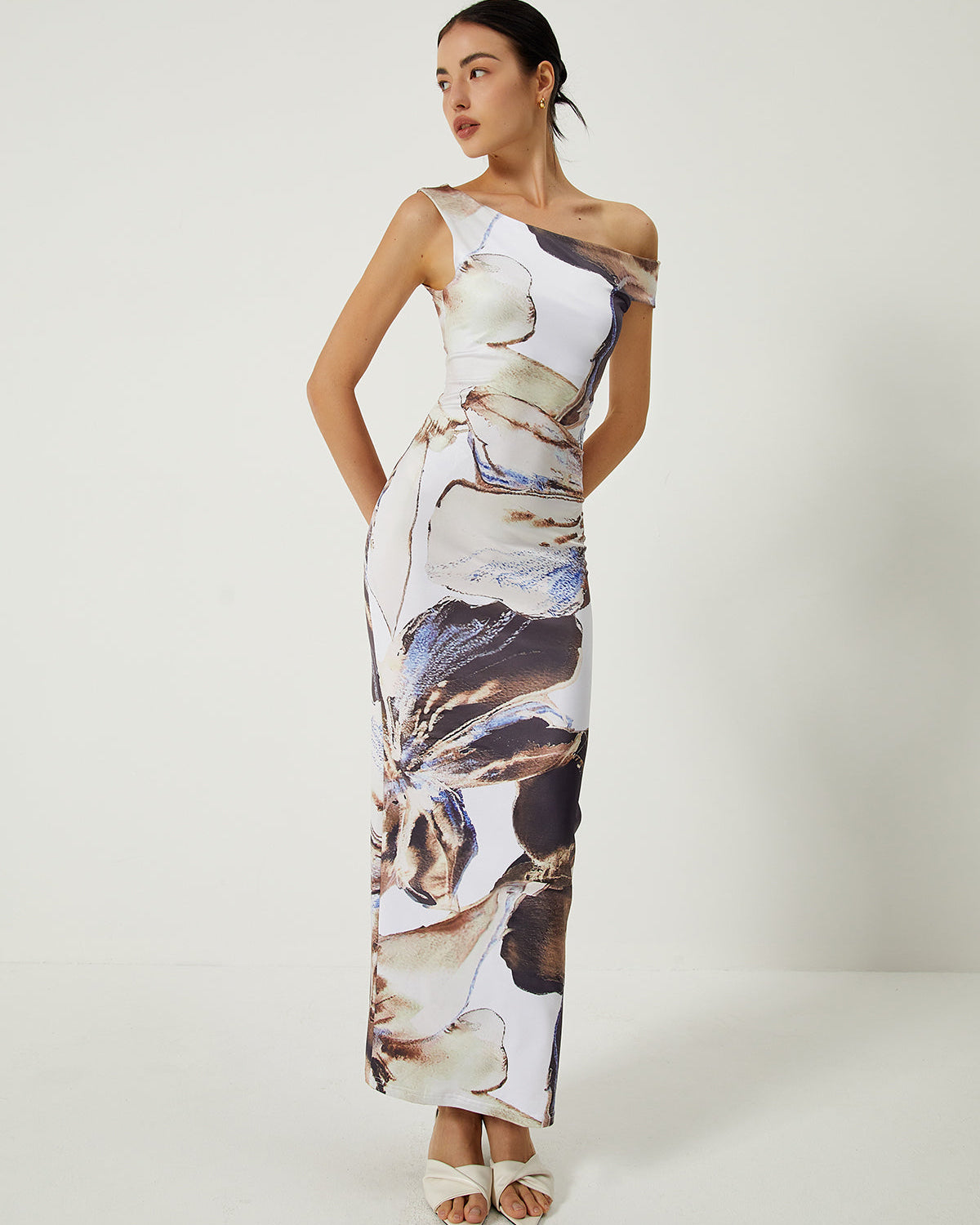 Asimetrik Baskılı Omuz Açık İnce Uzun Elbise