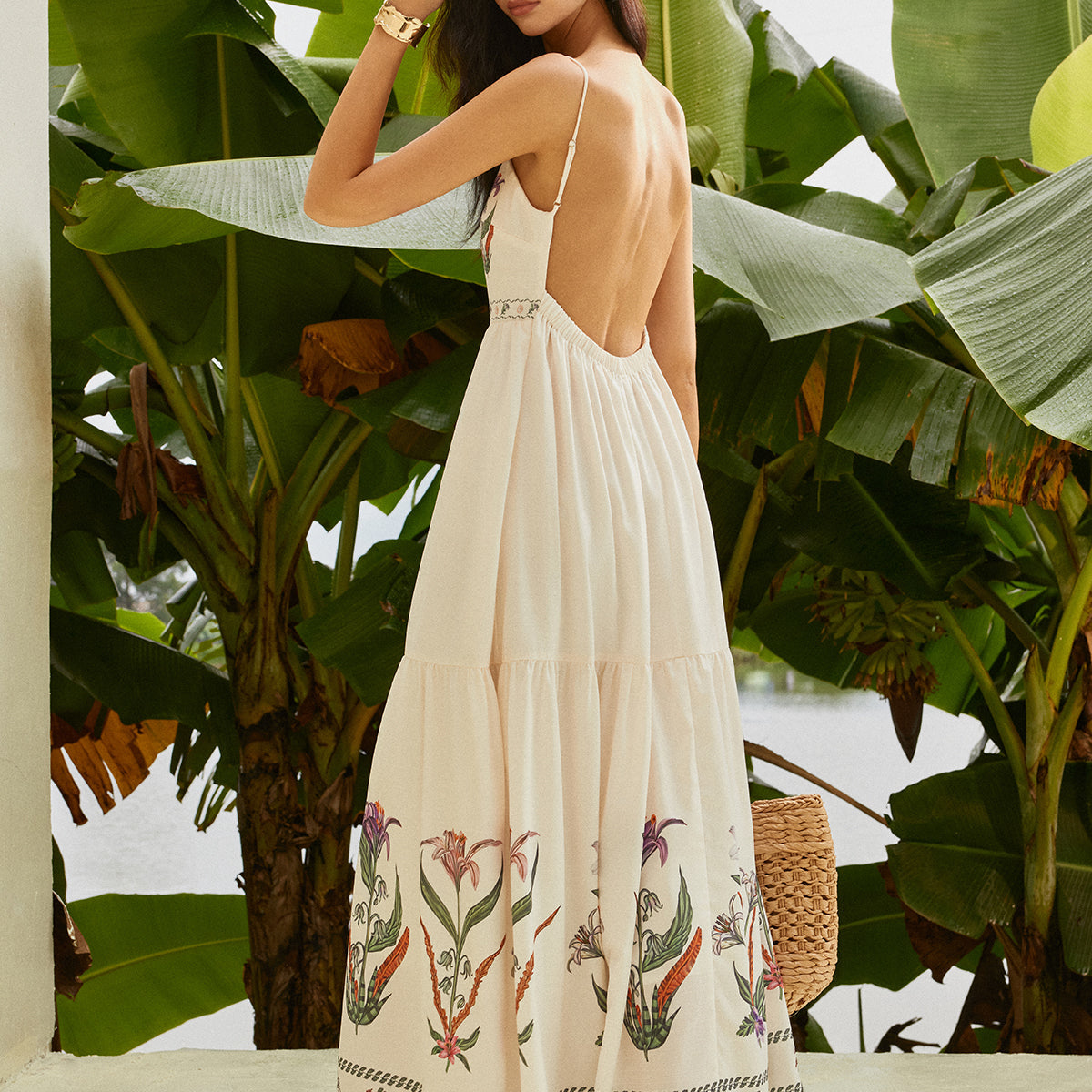 Sırt Açık Fırfırlı Çiçekli Elbise