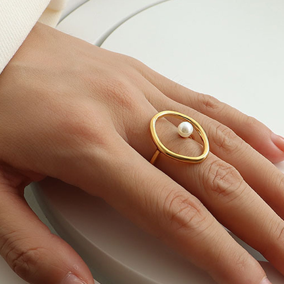 Oval Daire Tatlı Su İncisi Altın Yüzük