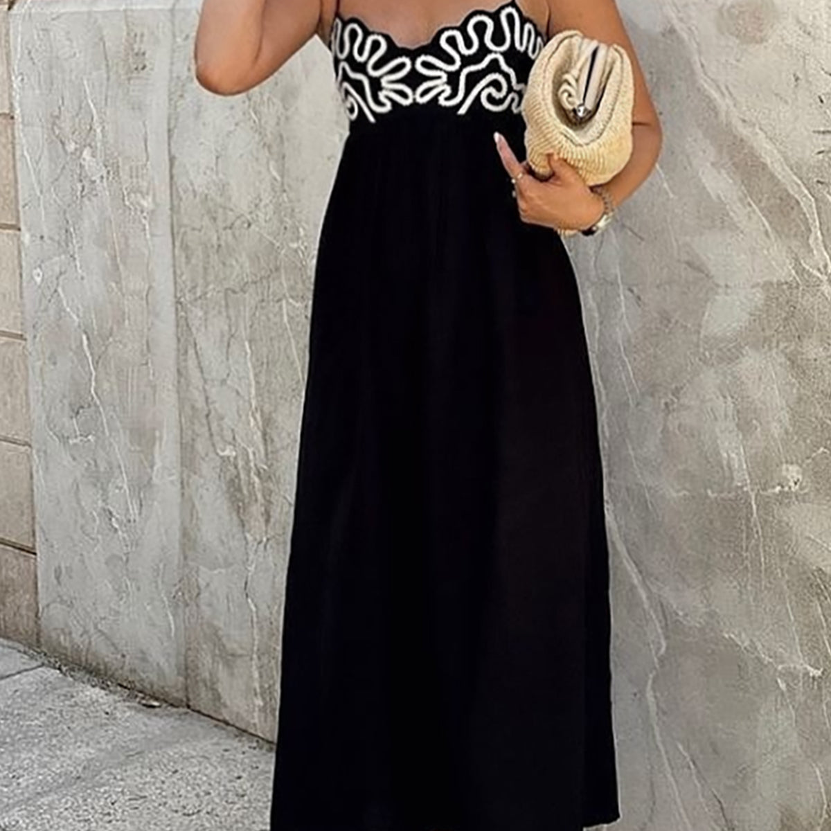 İşlemeli Büzgülü İnce Askılı Uzun Elbise