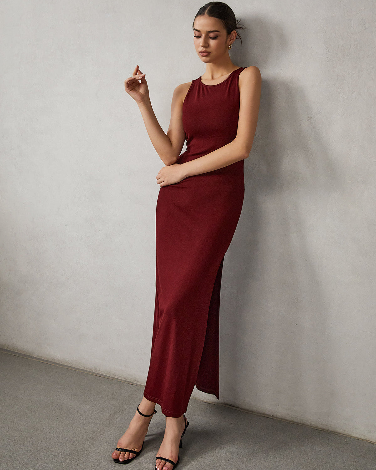 Yan Yırtmaçlı Sırtı Açık Uzun Elbise