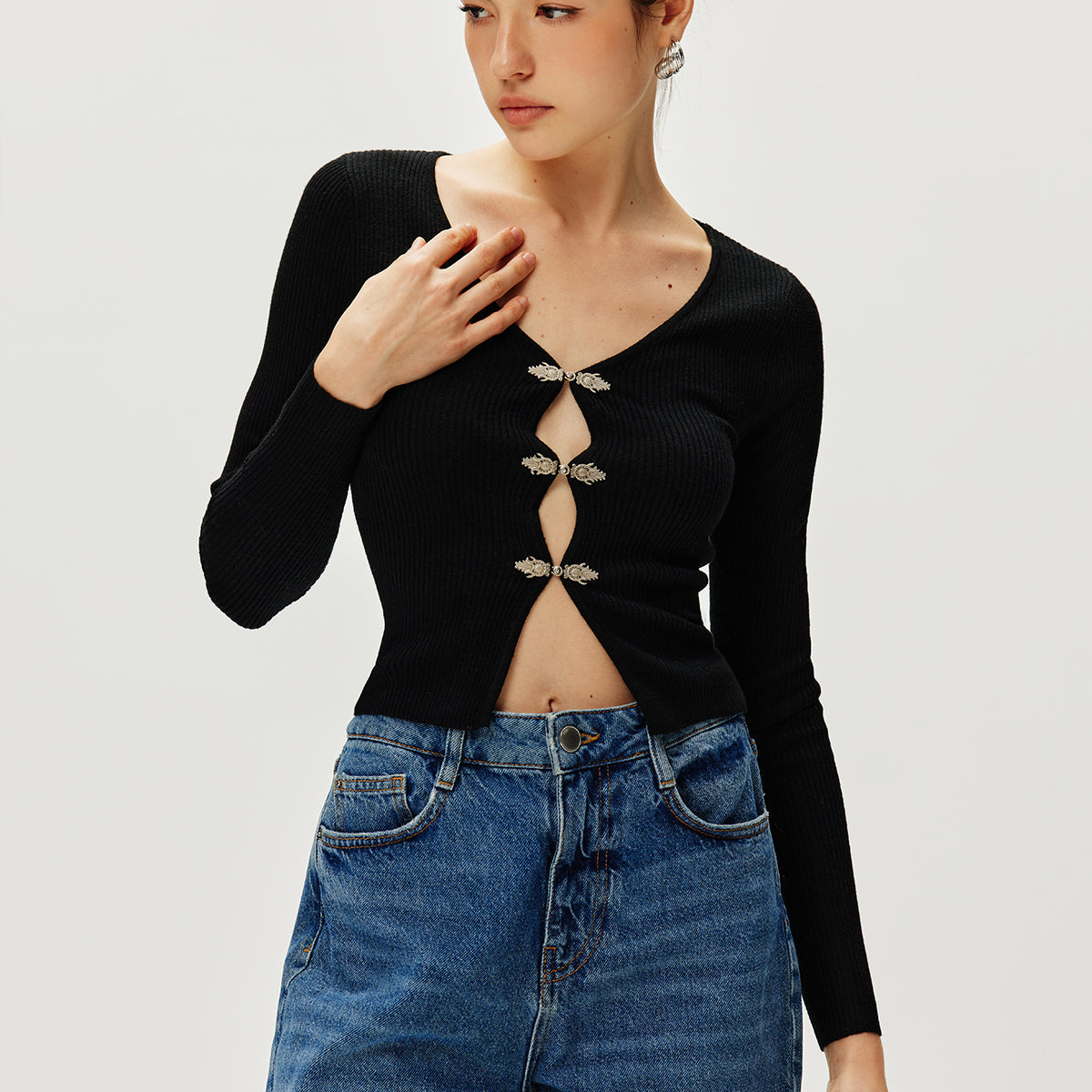 Uzun Kollu Düğmeli Kazak