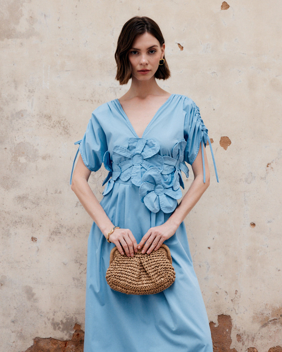 Çiçekli Bağcıklı V Yaka Uzun Elbise