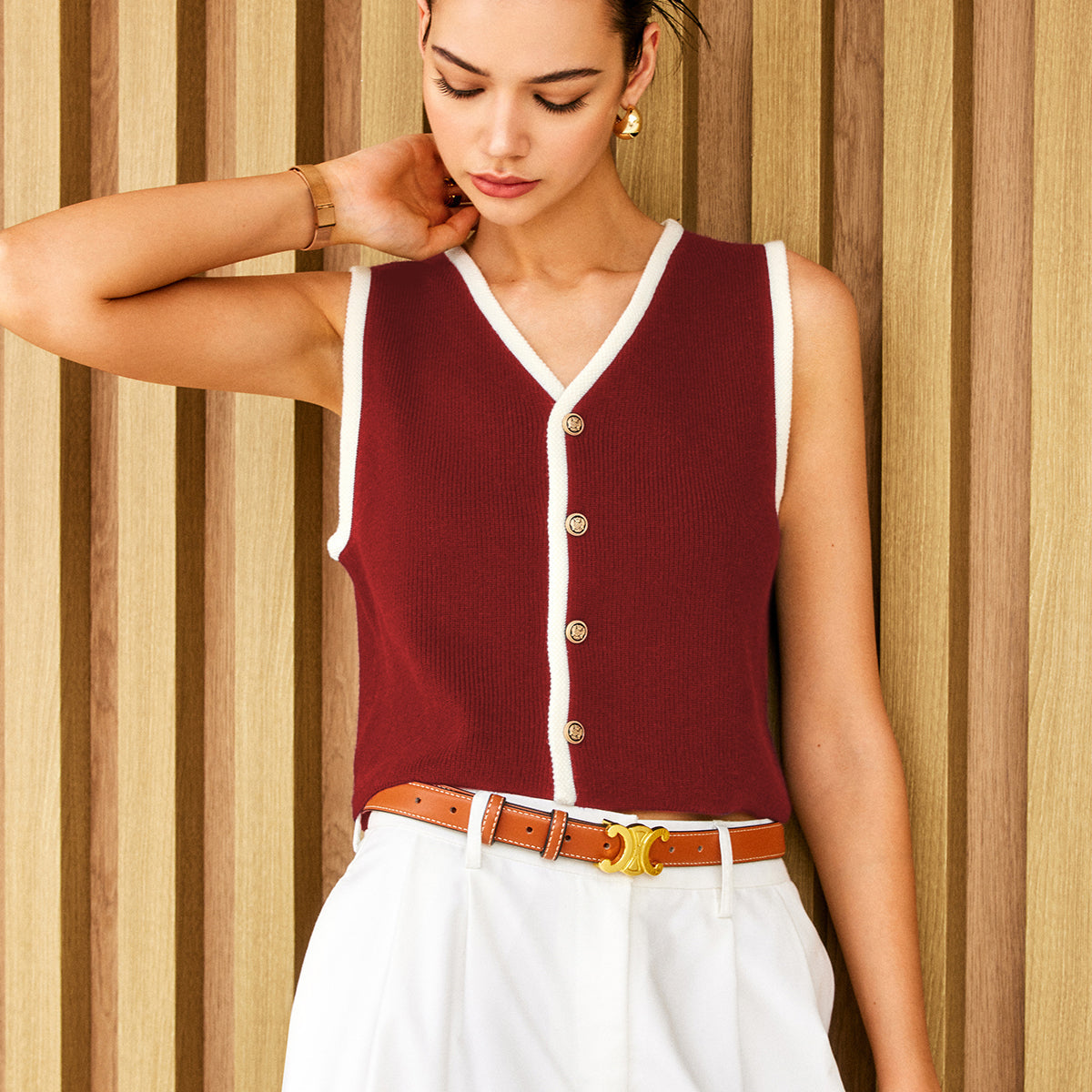 Kontrast Bağlamalı Altın Düğmeli Kazak Yelek