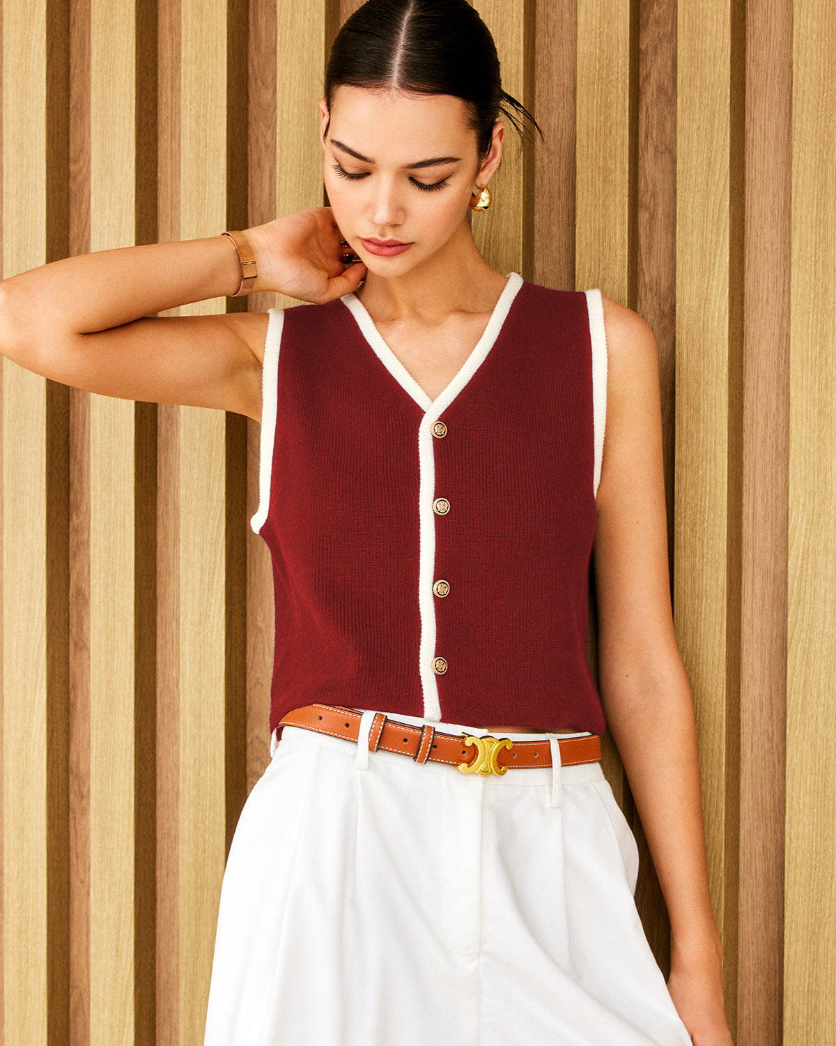 Kontrast Bağlamalı Altın Düğmeli Kazak Yelek