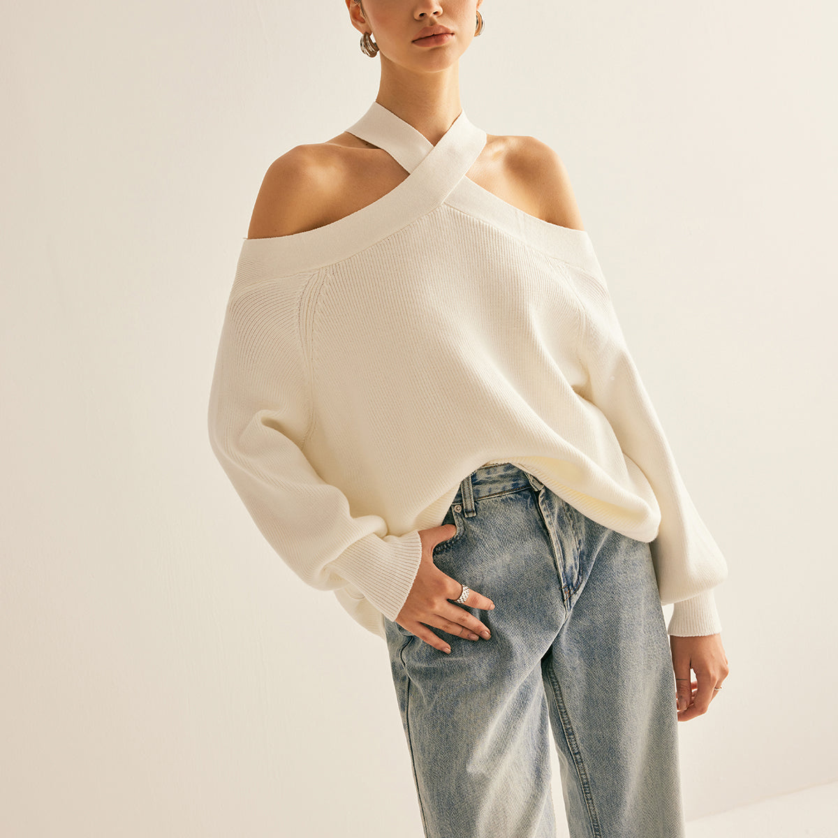 Çapraz Yaka Soğuk Omuzlu Kazak