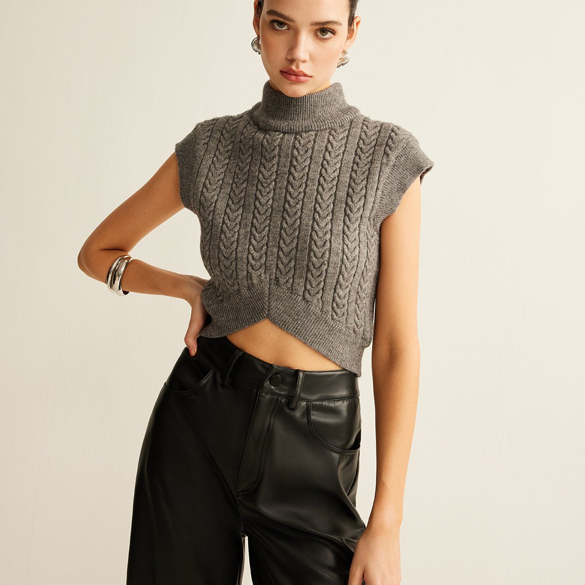 Kablo Örgülü Yaka Kısa Kazak Yelek