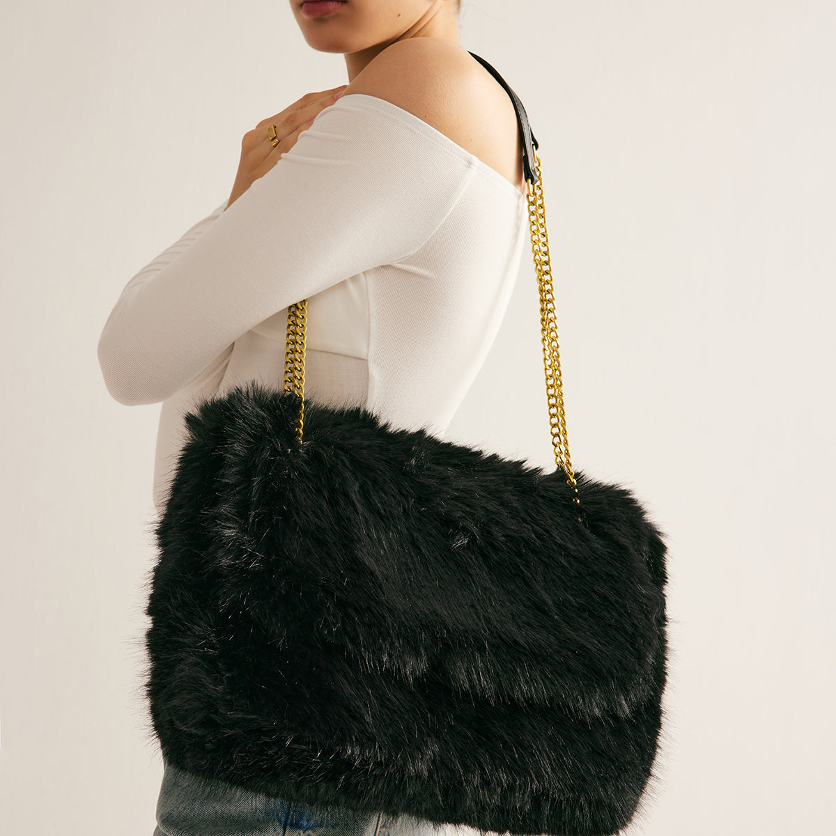 Velvet Noir Zincirli Çanta